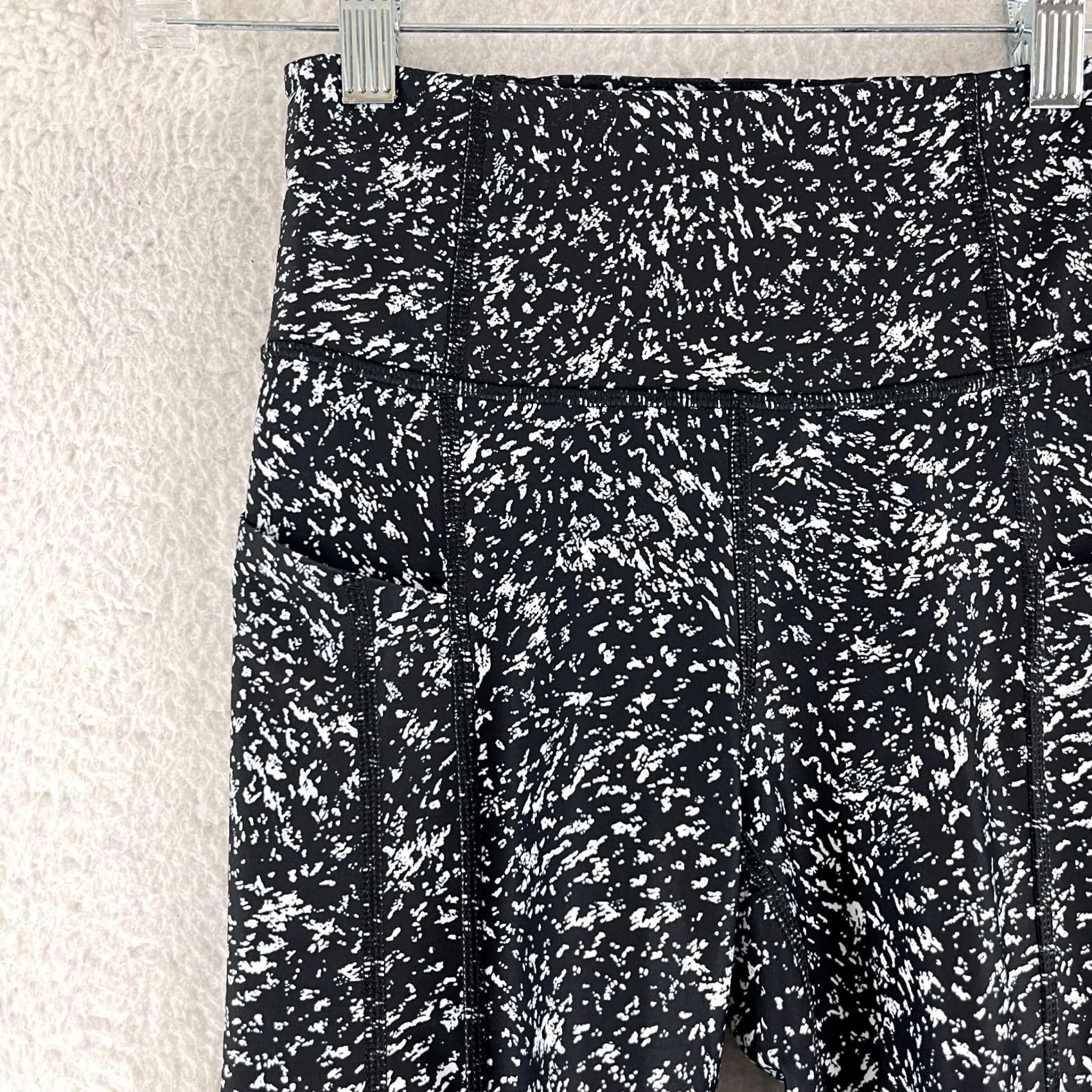 Athleta Athleta Leggings Womens XXS Black White Ultimate Stash 7/8 Tight Yoga Gym Size 24" / US 00 / IT 34 - 4 Thumbnail