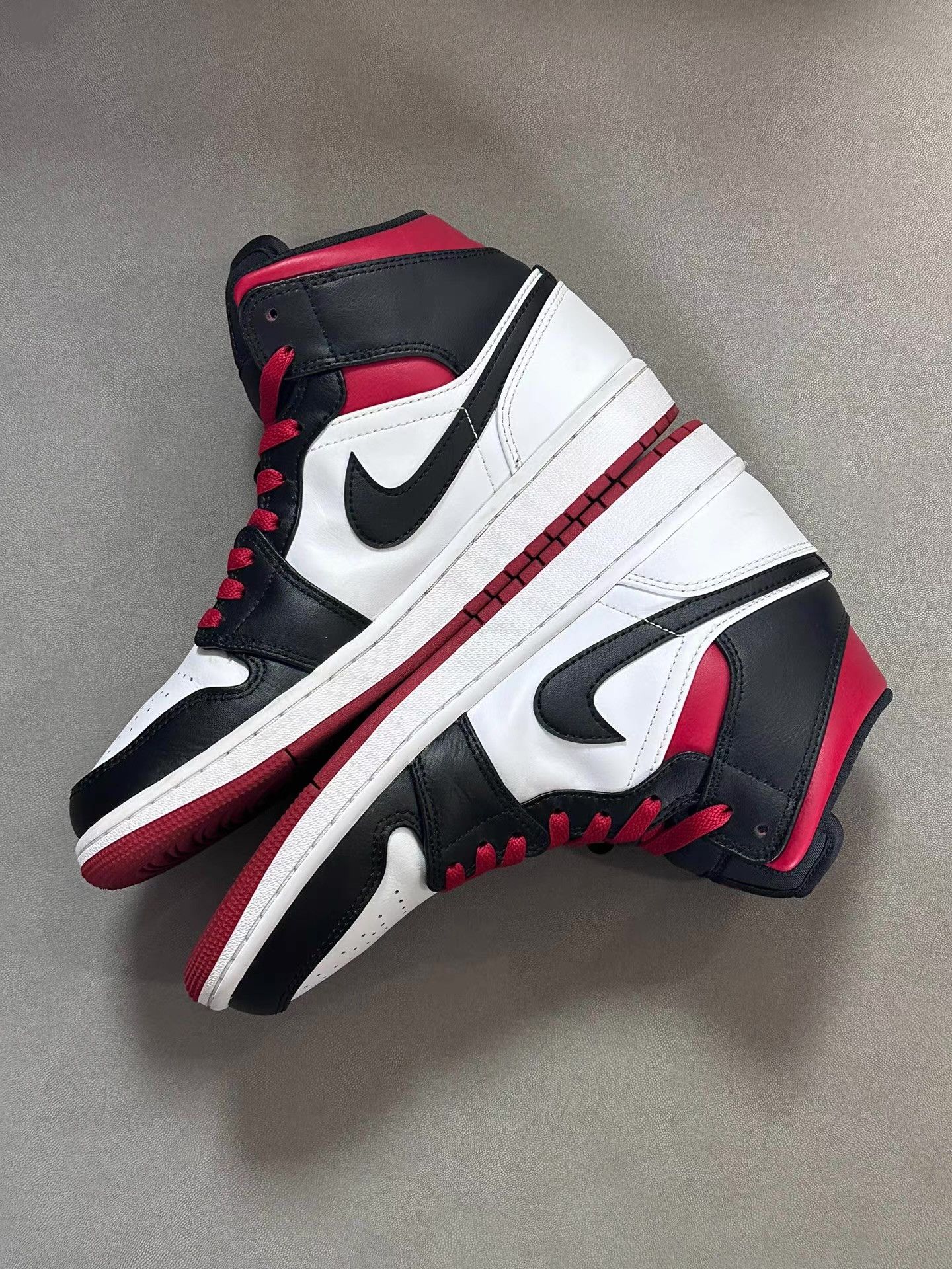Nike AJ1 Mid Black White Red Ｑ20 Size US 8 / EU 41 - 3 Thumbnail