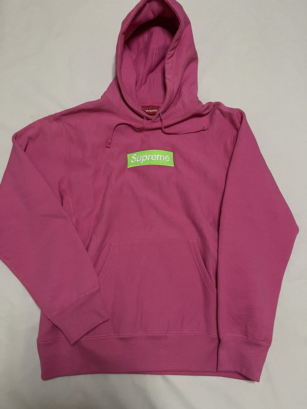 Supreme magenta box logo hotsell