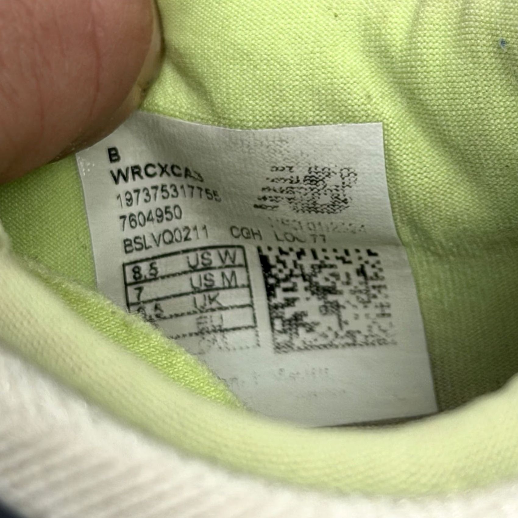 New Balance New Balance FuelCell SuperComp Trainer V2 Mens 7 White WRCXCA3 STAINS Sneaker Size US 7 / EU 40 - 4 Thumbnail