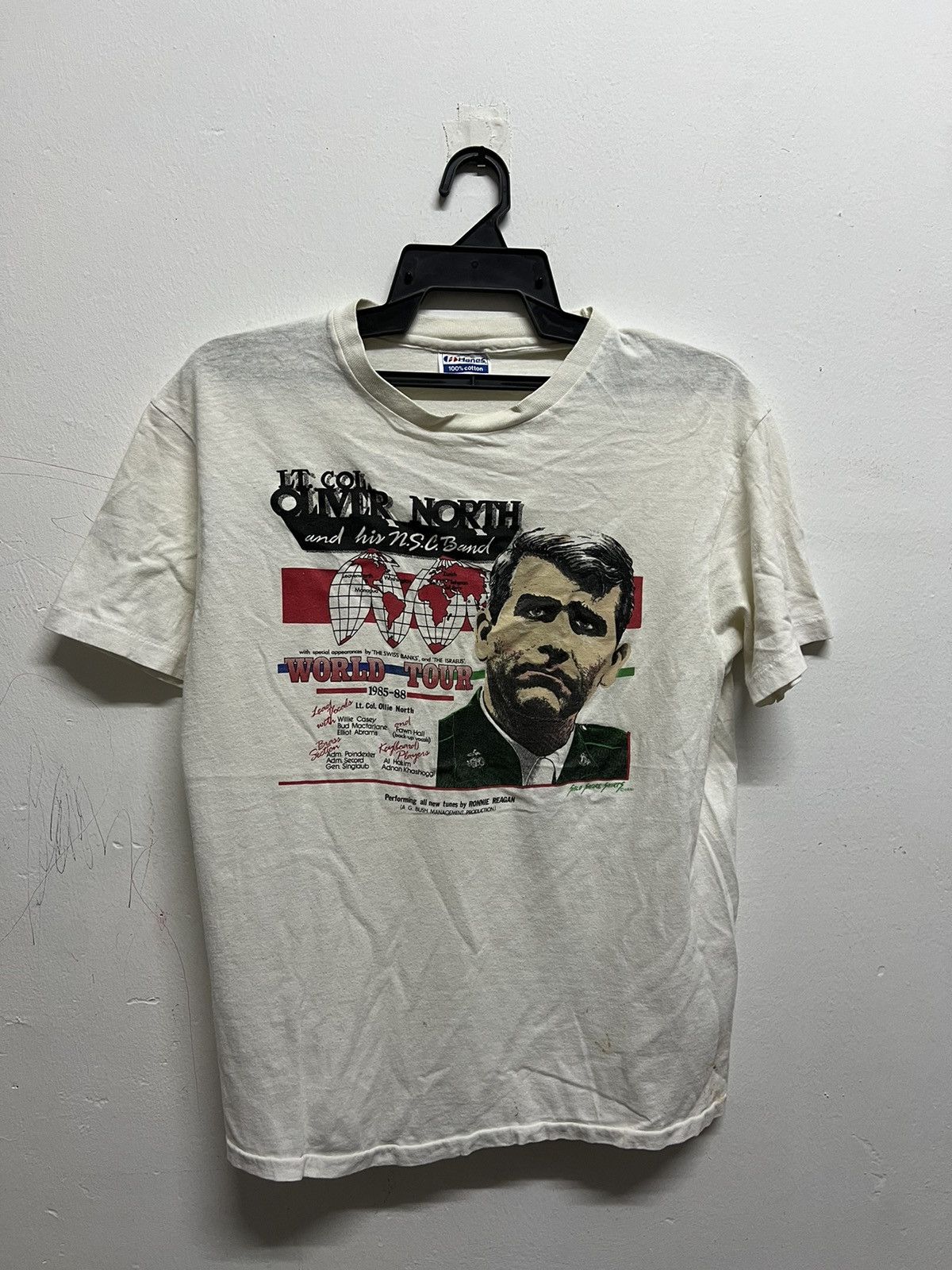 Vintage Vintage 80’s Oliver North President Tee Size US M / EU 48-50 / 2 - 1 Thumbnail