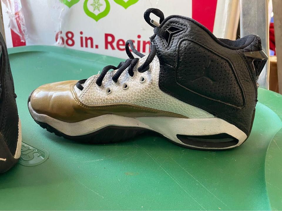 Designer 5.5Y Air Jordans B’ Loyal Size US 5.5 / EU 38 - 8 Thumbnail