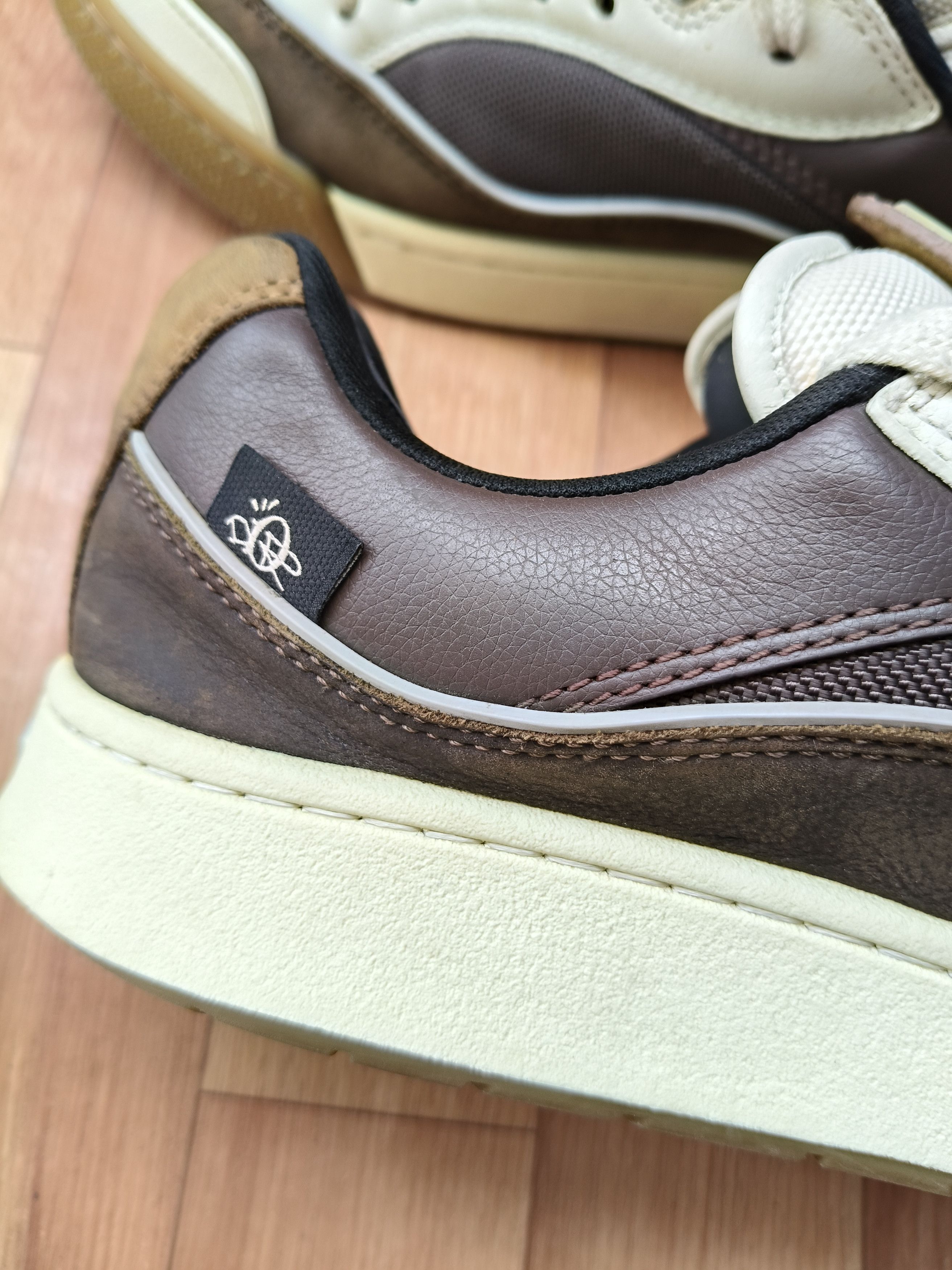 Dior × Travis Scott 🔥🔋Dior X Travis Scott B713 " cactus jack" Size US 9 / EU 42 - 9 Thumbnail