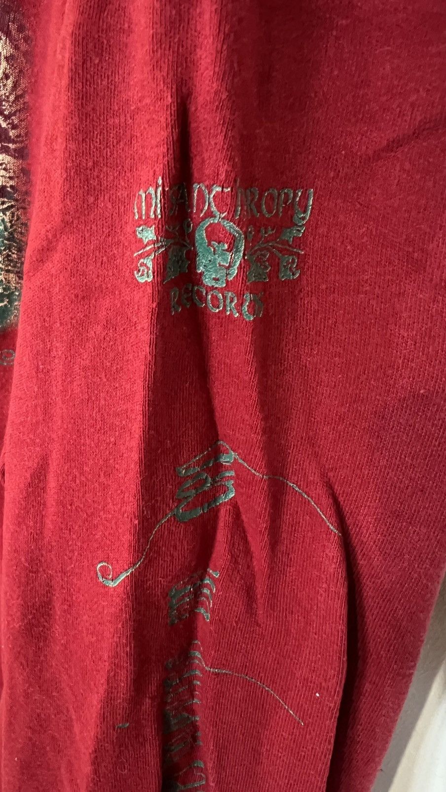 Band Tees Vintage 90s in the woods ... Heart of the Ages red shirt Size US L / EU 52-54 / 3 - 5 Thumbnail
