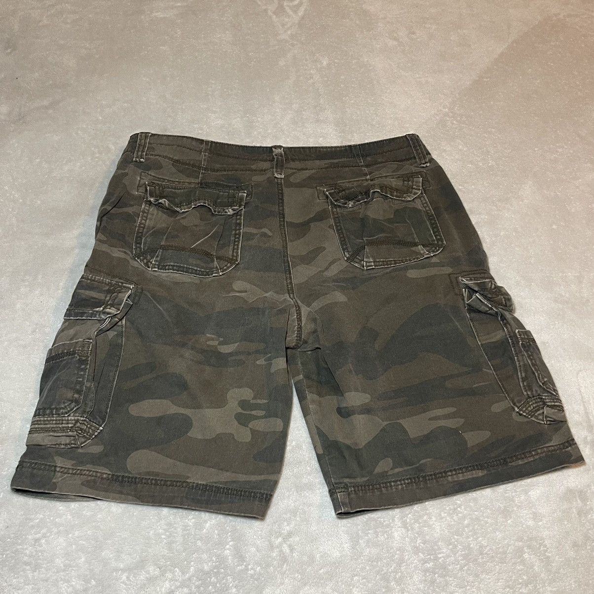 UNIONBAY Vintage Y2K Unionbay Mens Camo Cargo Shorts Green Size 36 Size US 36 / EU 52 - 4 Thumbnail