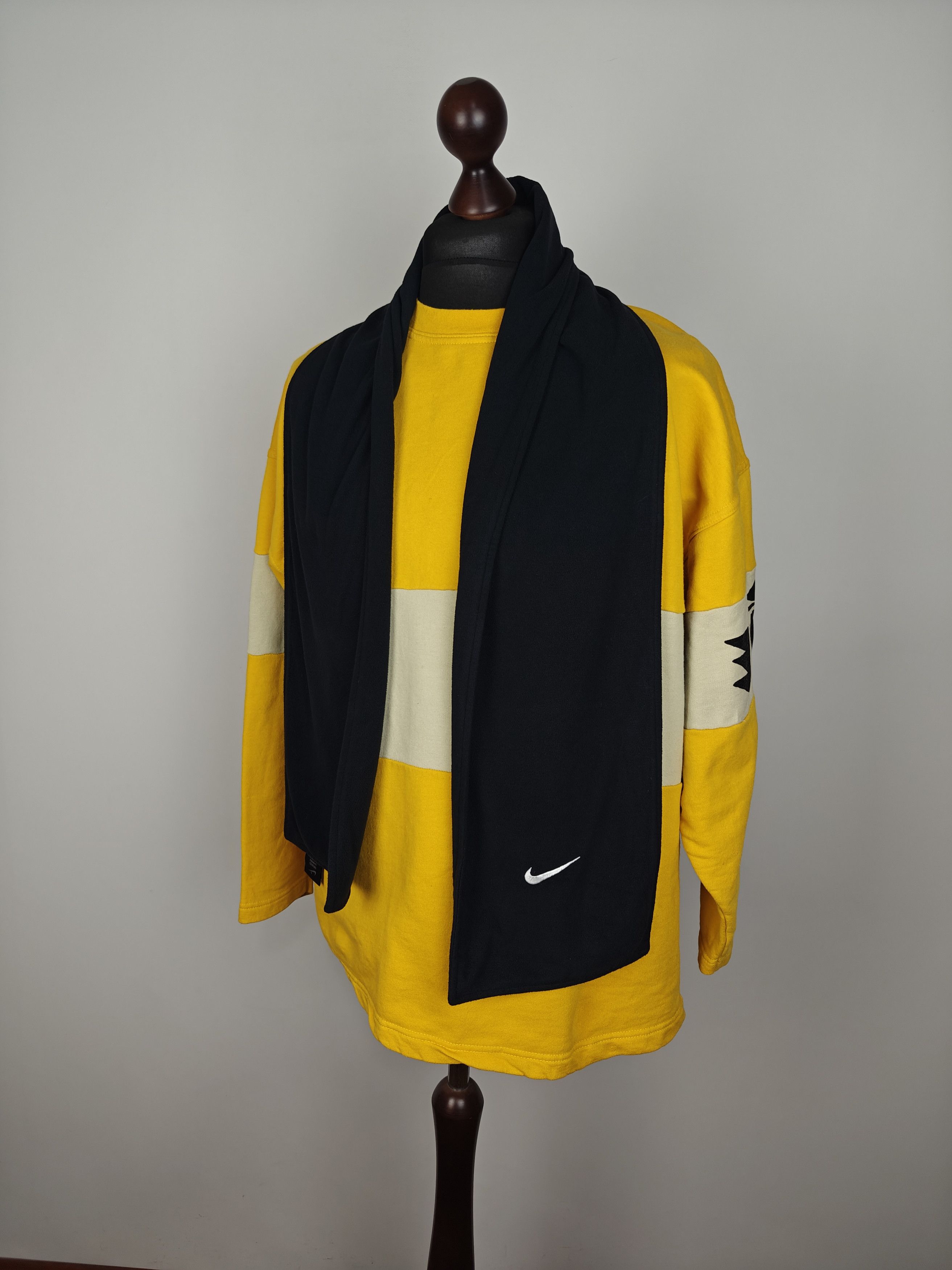 Nike Nike Vintage Fleece Scarf Black Swoosh Logo Size ONE SIZE - 1 Thumbnail