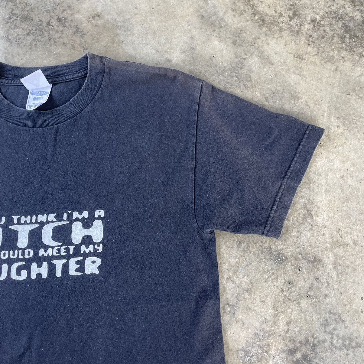 Vintage 🔥🔥Vintage If You Think I M A Bitch Spellout Sun Faded Tee Size US M / EU 48-50 / 2 - 5 Thumbnail