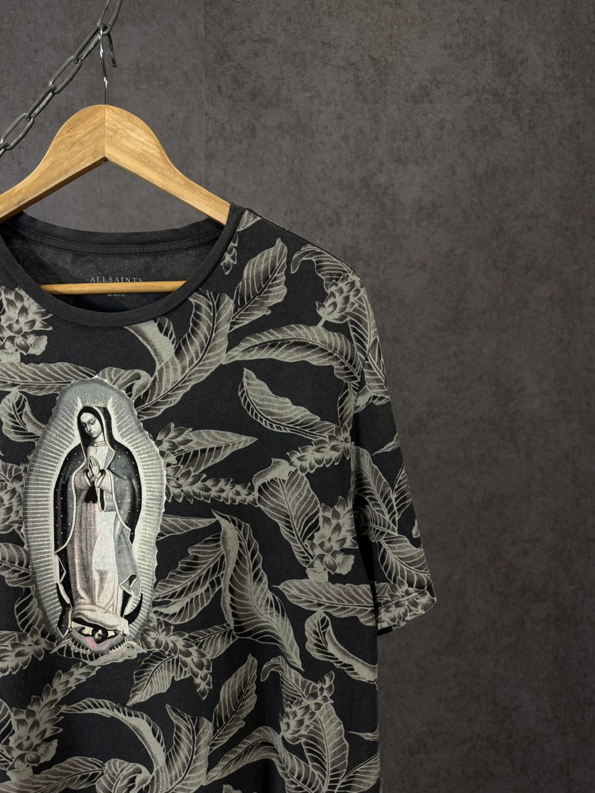 Allsaints Allsaints religion art overprinted tee Size US M / EU 48-50 / 2 - 2 Thumbnail