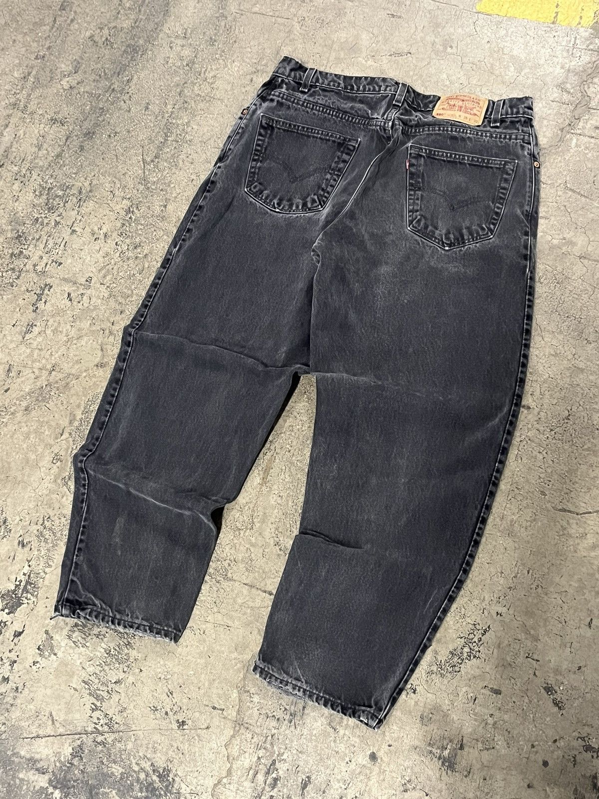 Levi's × Vintage Vintage Levi’s 560 loose fit jeans Size US 36 / EU 52 - 3 Thumbnail