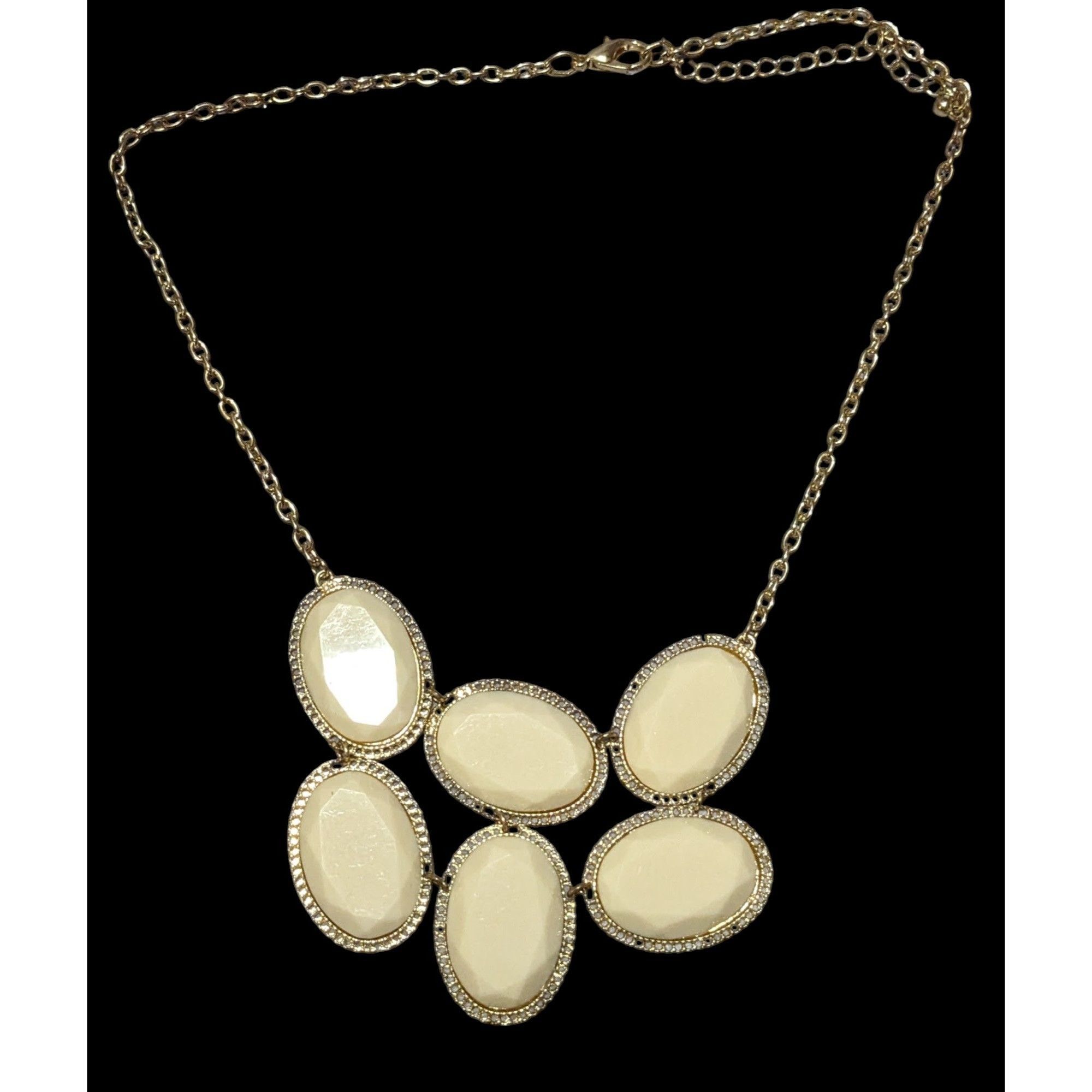 Other Retro Preppy Cream Gemmed Statement Necklace Size ONE SIZE - 1 Thumbnail