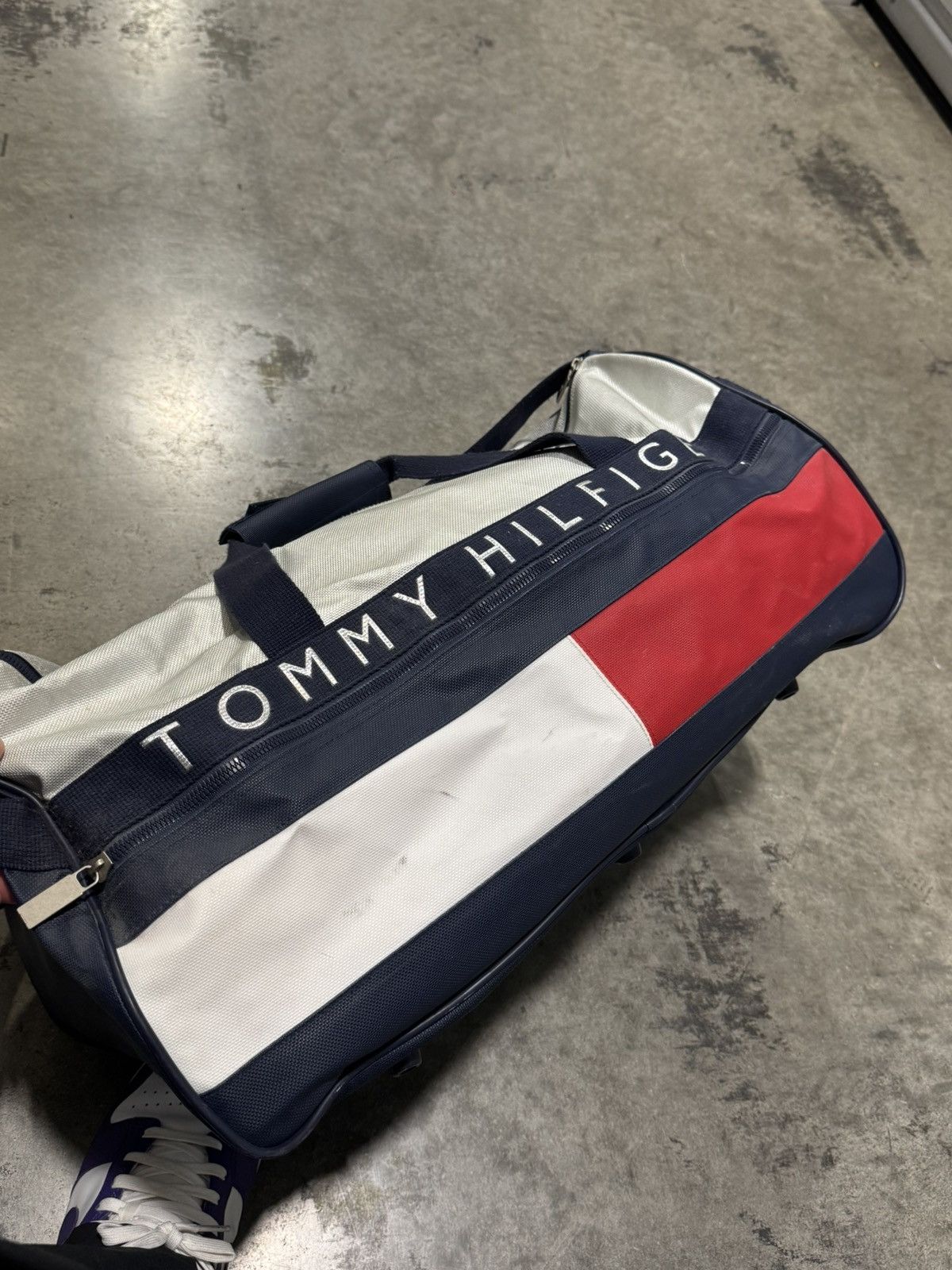 Tommy Hilfiger 90s Vintage Tommy Hilfiger Big Flag Duffle Bag Size ONE SIZE - 3 Thumbnail