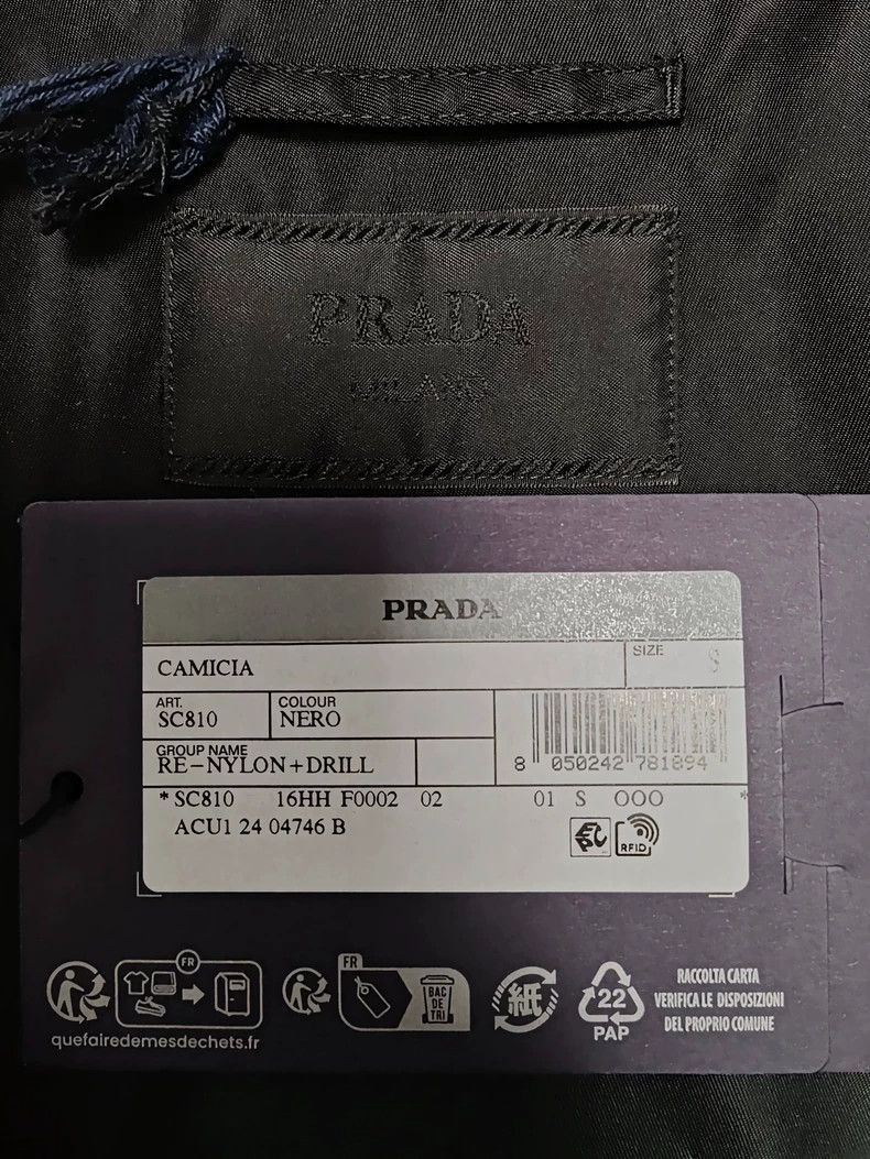 Prada PRADA25 SS Metal Triangle Badge Zip Closure Lapel Long Slee Size US S / EU 44-46 / 1 - 4 Thumbnail