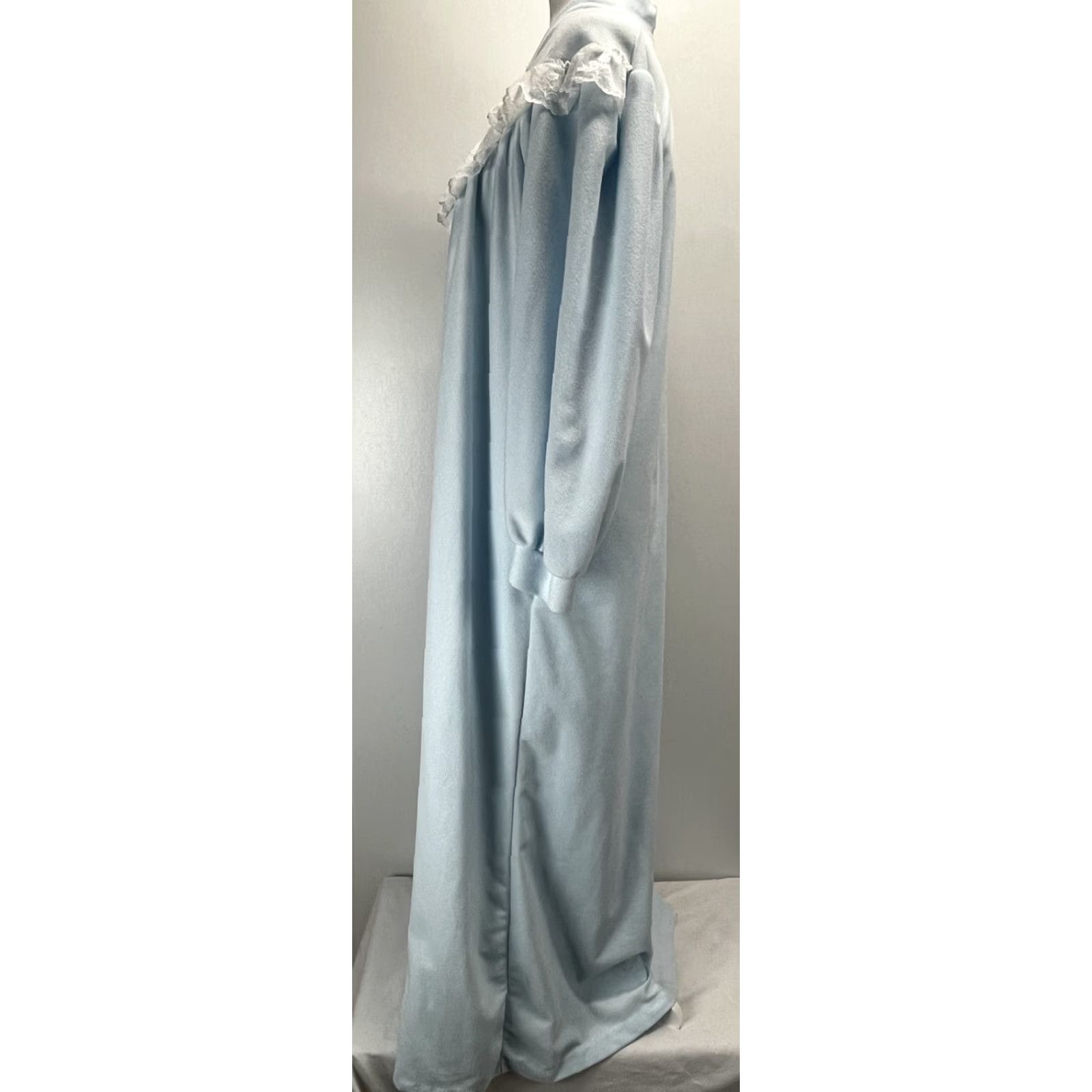 Vintage VINTAGE Gilligan & O'Malley Fleece Robe Nightgown Size M Blue USA Zip Women Size M / US 6-8 / IT 42-44 - 2 Thumbnail