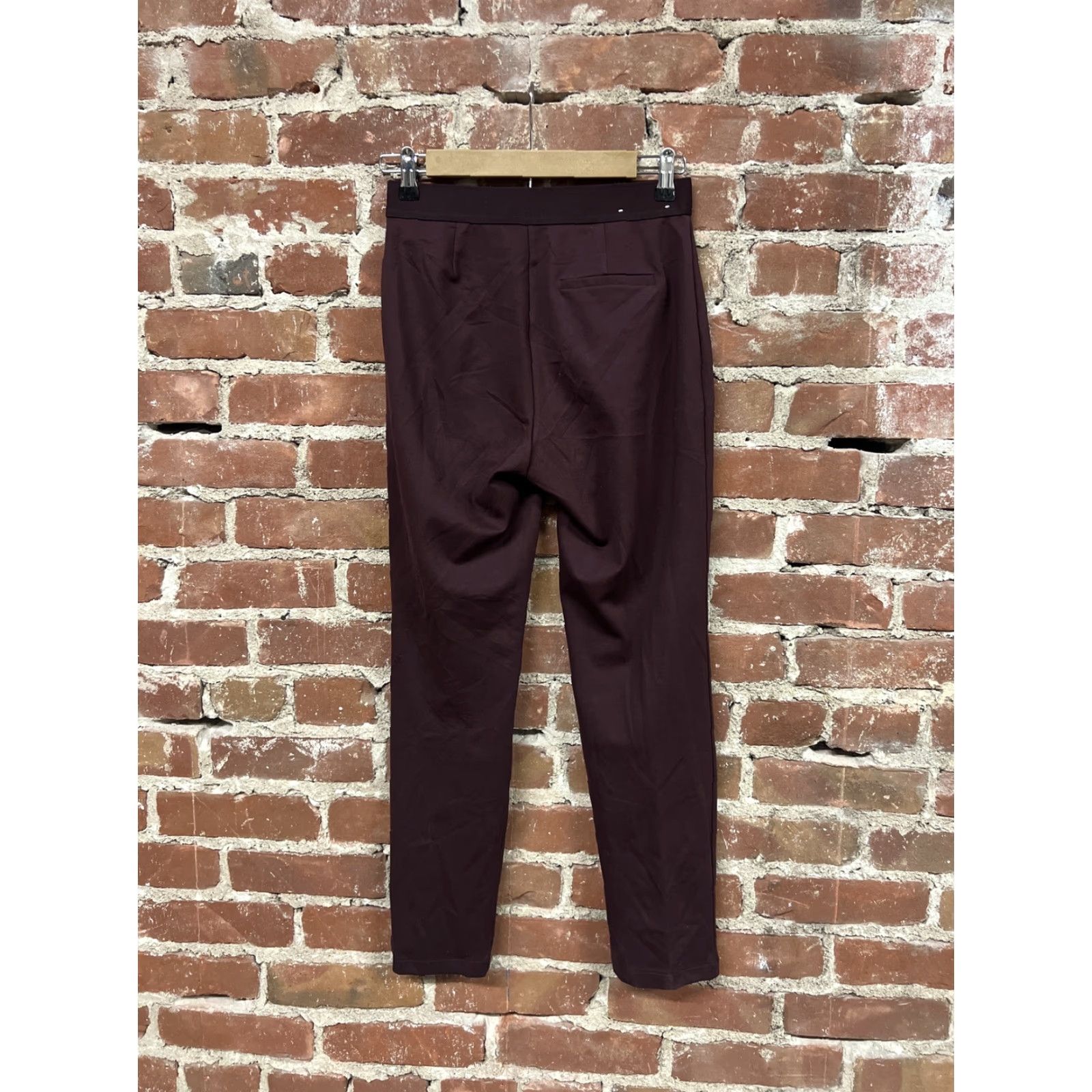 Uniqlo Uniqlo Pants Womens Maroon Size Small Mid Rise Pull On Career Rayon Blend Dress Pants Womens Size 28" / US 6 / IT 42 - 2 Thumbnail