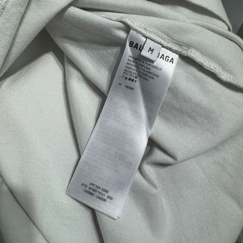 Balenciaga Balenciaga White Front and Back Embroidered Coca-Cola Wave Size US M / EU 48-50 / 2 - 7 Thumbnail