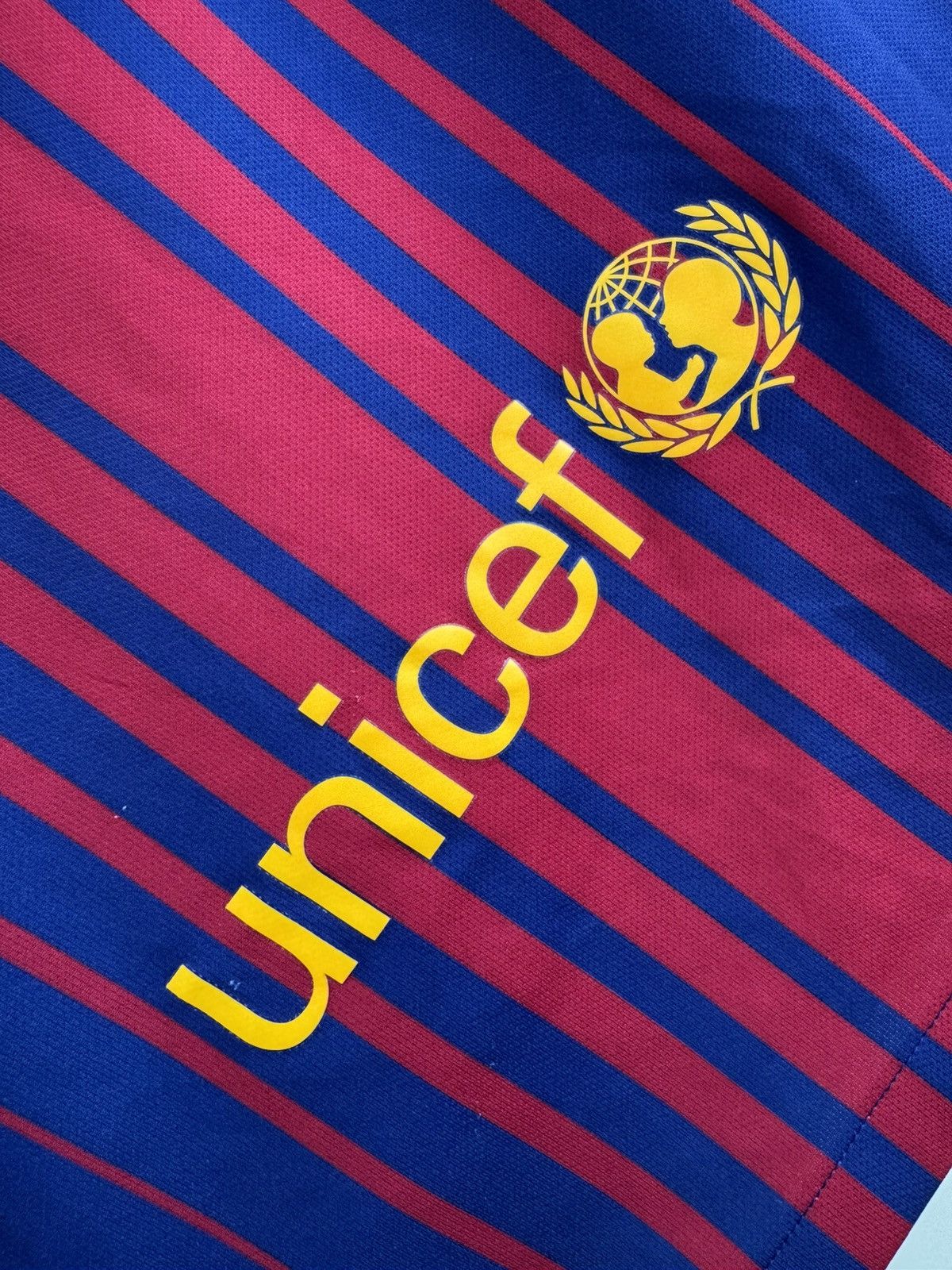 Nike Barcelona 2017-2018 Home Soccer Jersey Football Kit Shirt Size US S / EU 44-46 / 1 - 8 Thumbnail