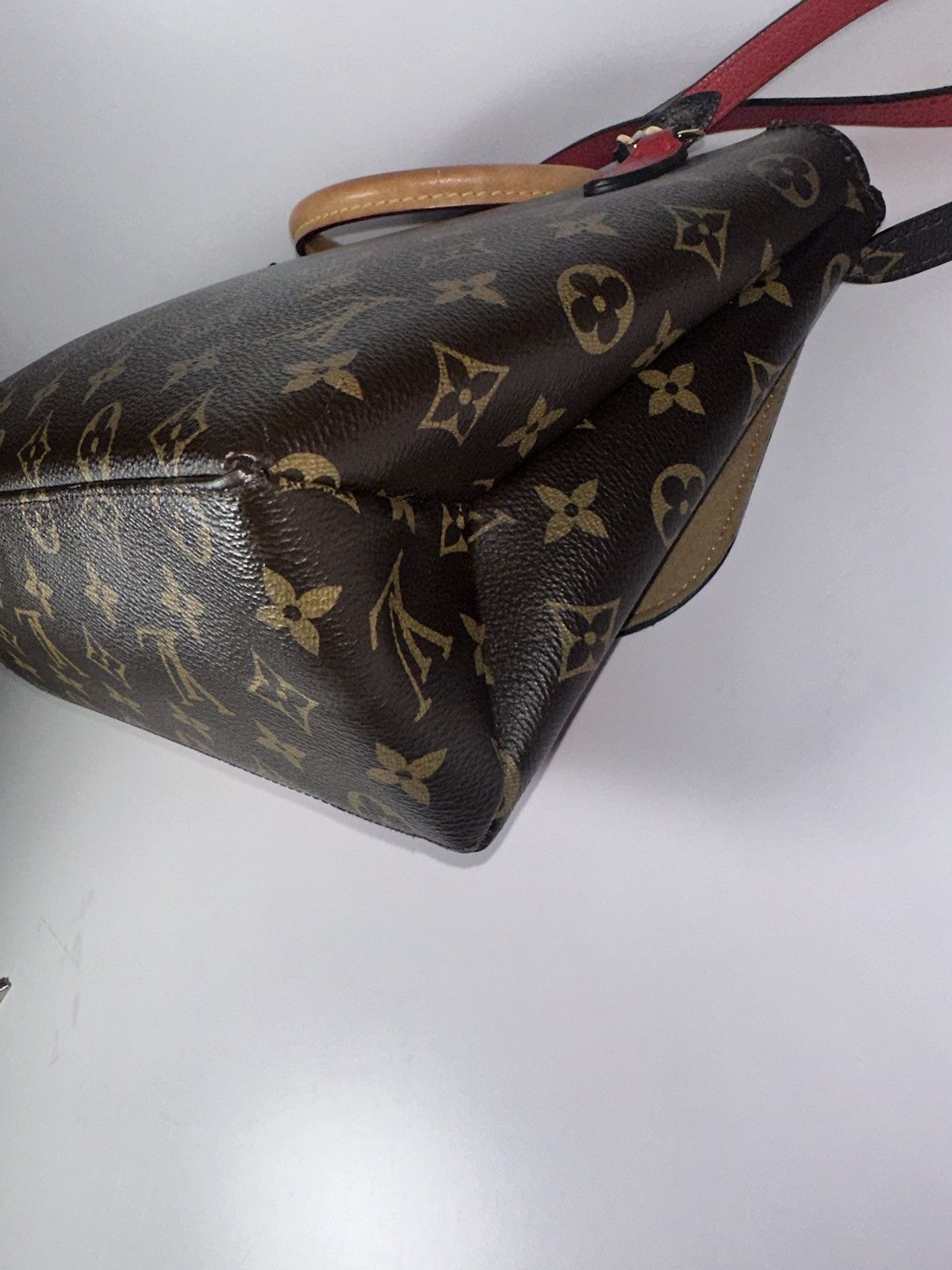 Louis Vuitton Authentic Louis Vuitton Marignan Handbag in Monogram Canvas Size ONE SIZE - 9 Thumbnail