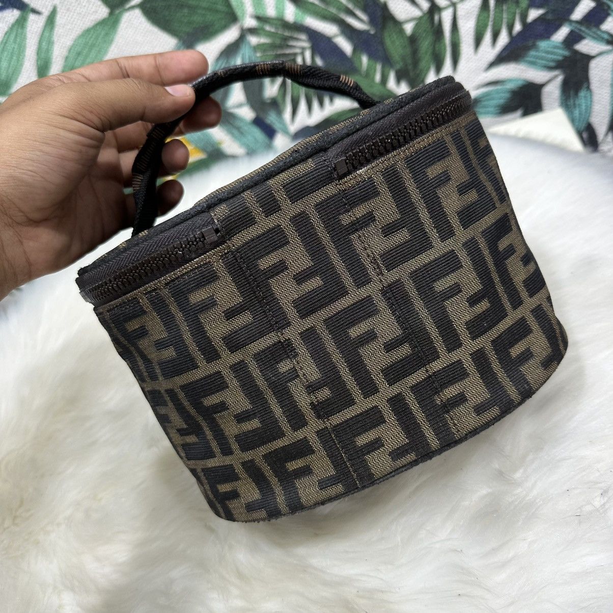 Fendi Authentic Vtg. FENDI Zucca Vanity Bag Size ONE SIZE - 9 Thumbnail