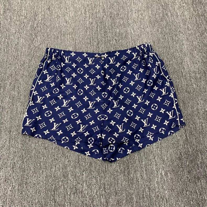 Louis Vuitton Louis Vuitton Blue Full Print Shorts Size US 36 / EU 52 - 1 Thumbnail
