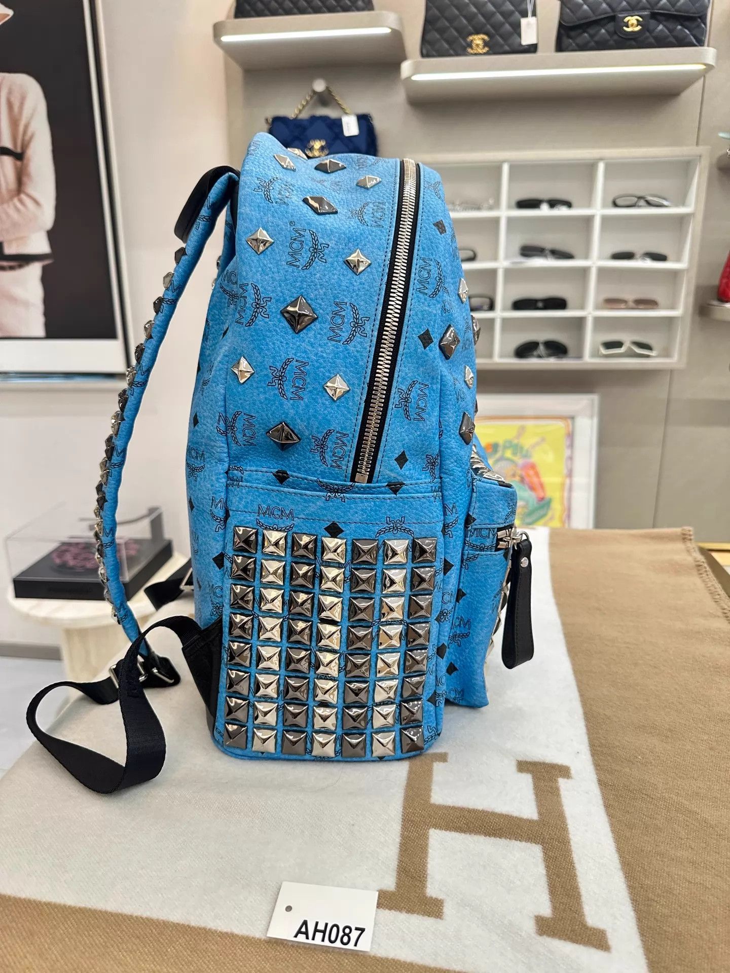 MCM MCM Riveted Backpack 33x15x41 AH087 Size ONE SIZE - 4 Thumbnail