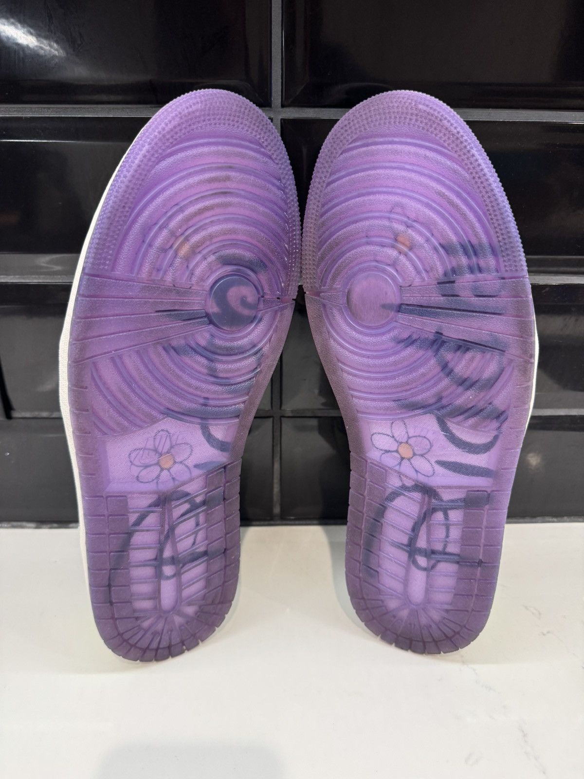 Jordan Brand Air Jordan 1 Low OG “Doernbecher 2023” – Size 13 Size US 13 / EU 46 - 21 Thumbnail