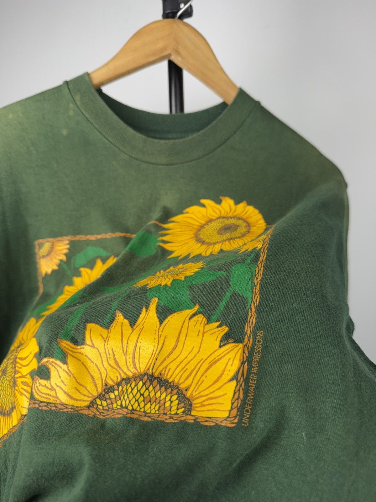 Vintage Vintage 90s Underwater Impressions Sunflower Graphic T-Shirt Size US M / EU 48-50 / 2 - 6 Thumbnail