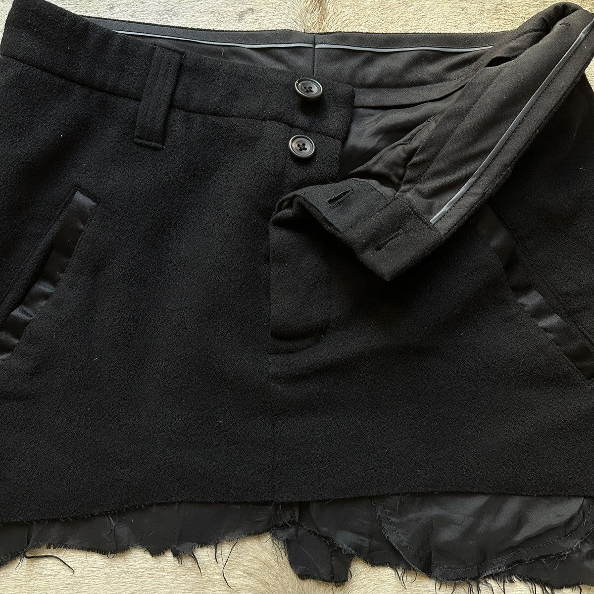 If Six Was Nine If six was nine distressed cashmere skirt Size 28" / US 6 / IT 42 - 2 Thumbnail