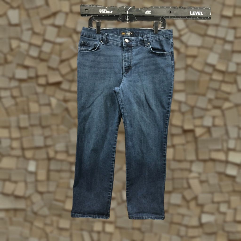 Lee Lee Jeans Relaxed Fit Straight Womens Mid Rise Medium Wash Blue 12 Short Size 34" / US 12 / IT 48 - 1 Thumbnail