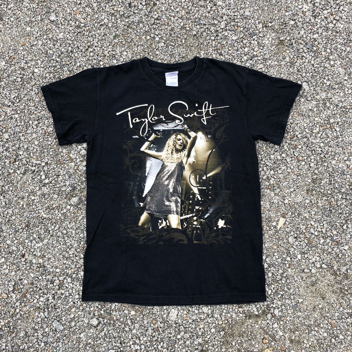 Band Tees × Vintage Vintage Taylor Swift Tour T Shirt Size US S / EU 44-46 / 1 - 2 Thumbnail