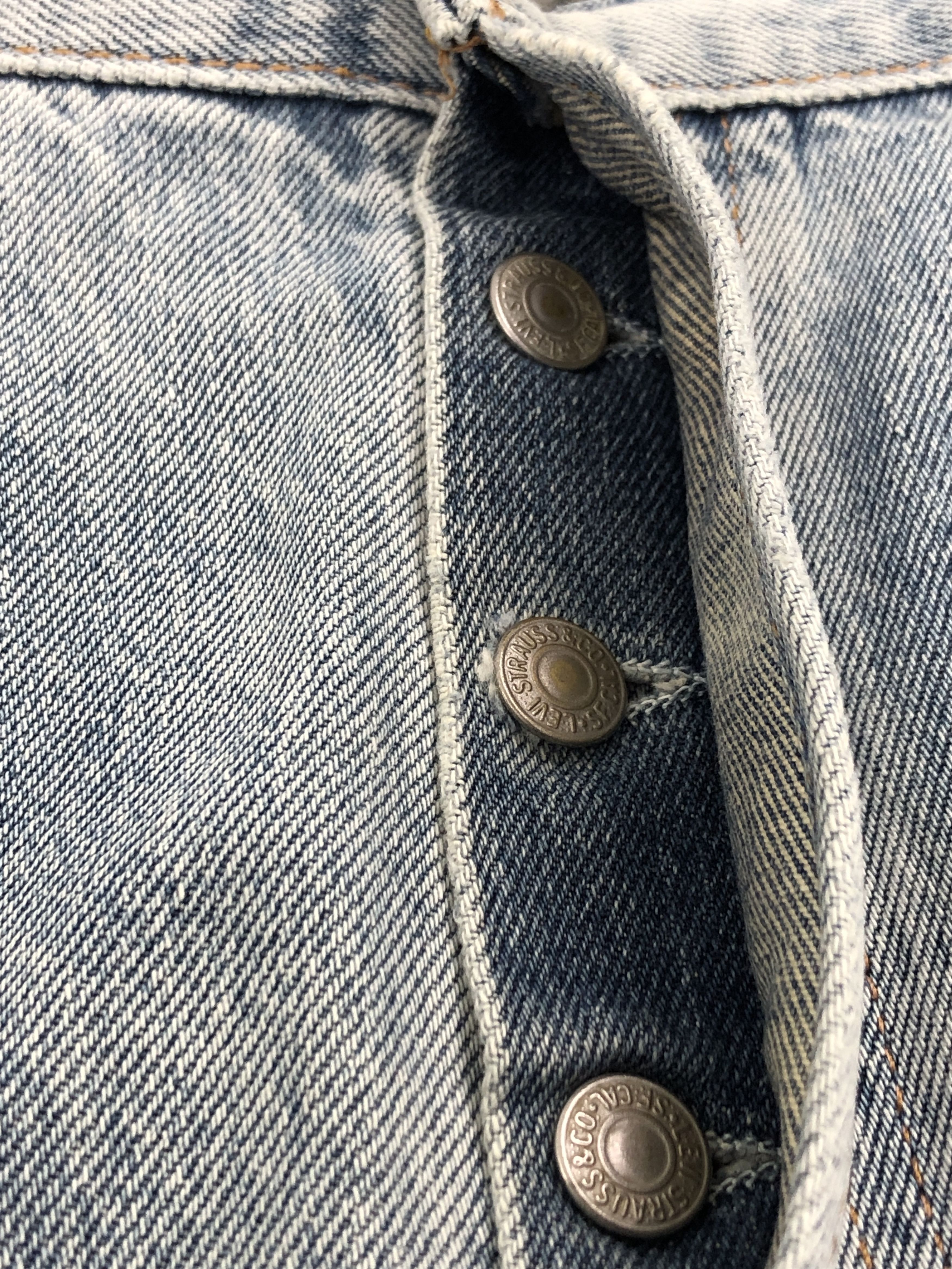 Levi's × Vintage Vintage Levis 90s 501 Light Washed Denim Jeans Size US 32 / EU 48 - 13 Thumbnail