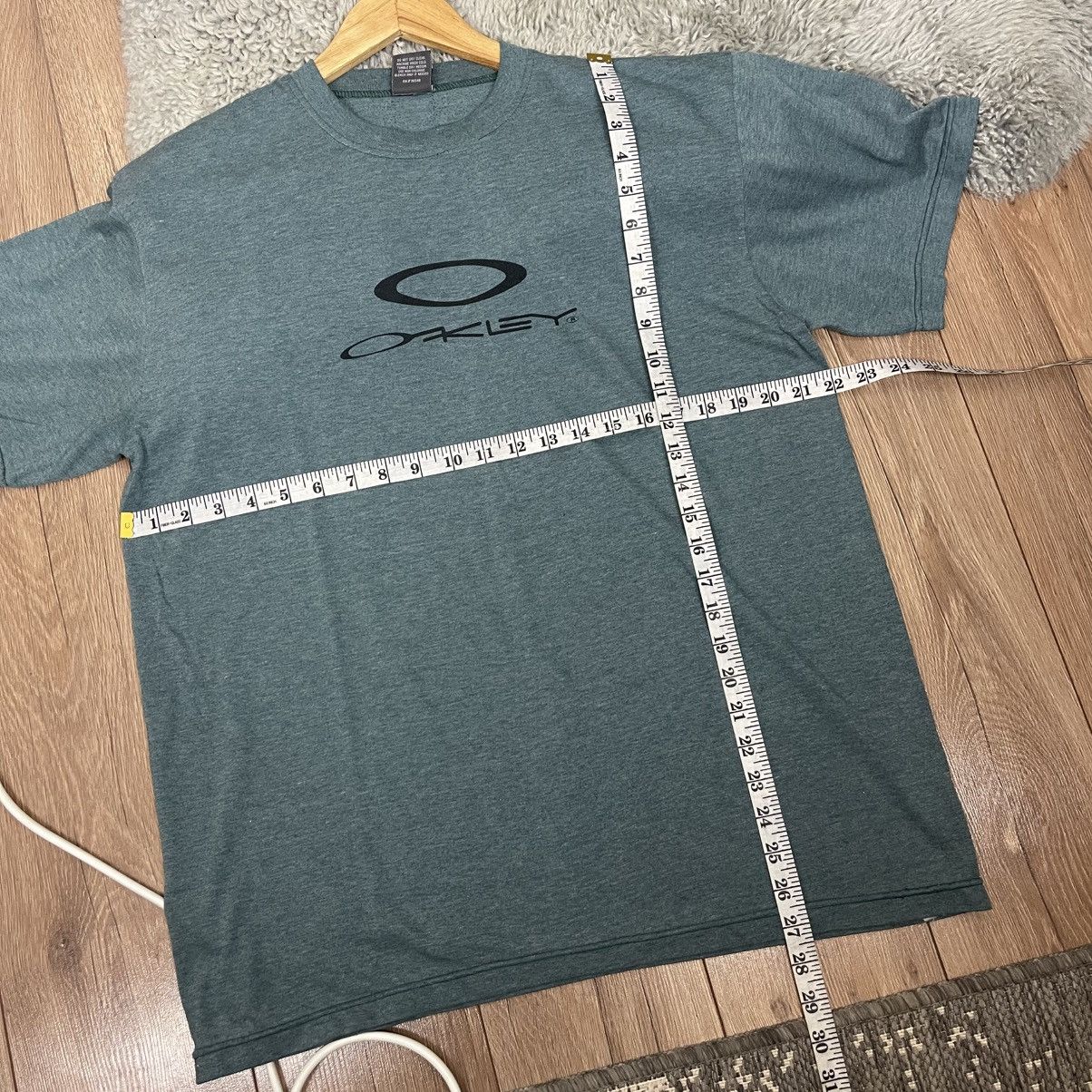 Oakley Vintage Oakley T-Shirt Softwear Big Logo Boxy Japanese Y2K Size US L / EU 52-54 / 3 - 8 Thumbnail