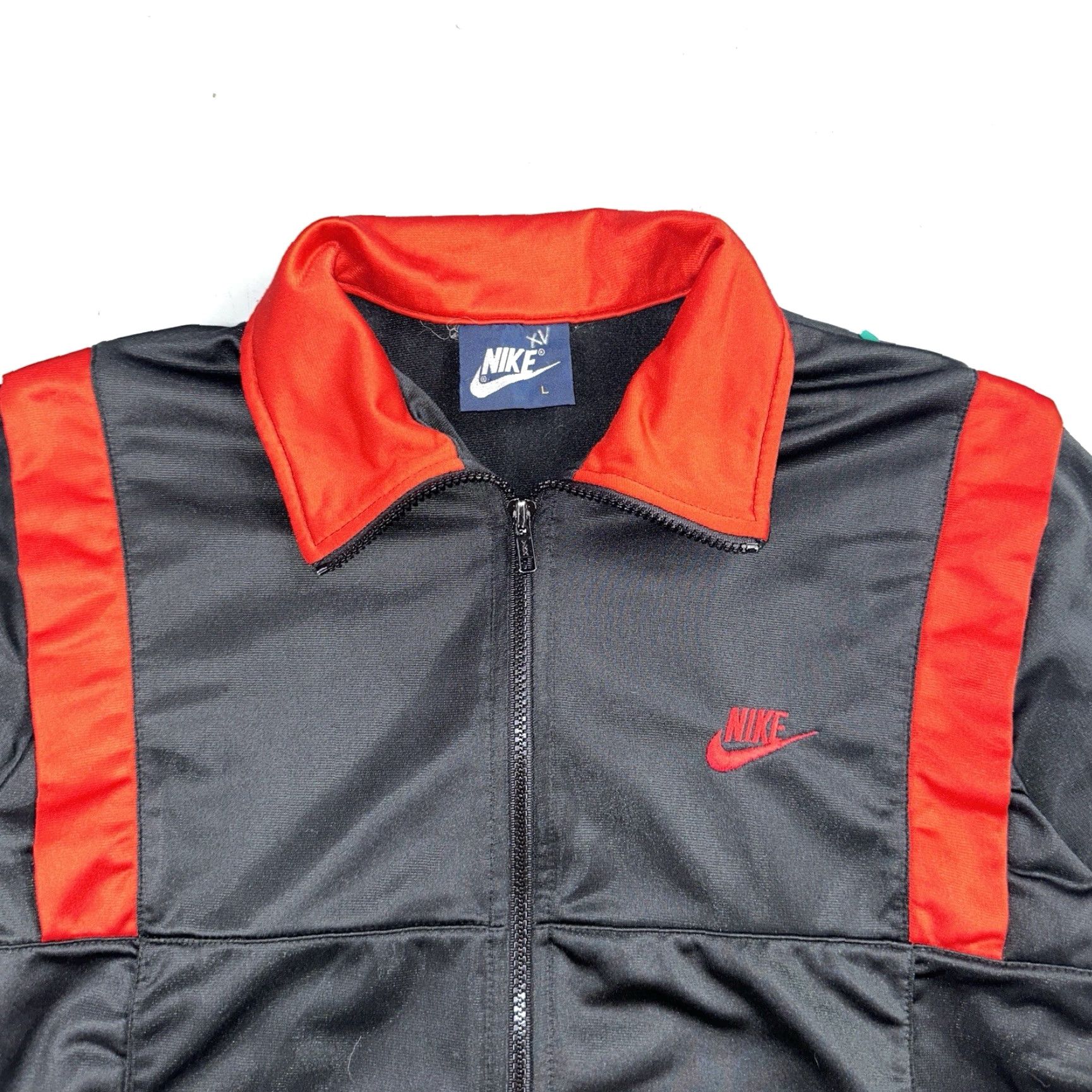 Nike VINTAGE Nike 1985 Air Jordan Jacket Bred Chicago L Black Red Poly Zip Track jacket Mens Size US L / EU 52-54 / 3 - 2 Thumbnail
