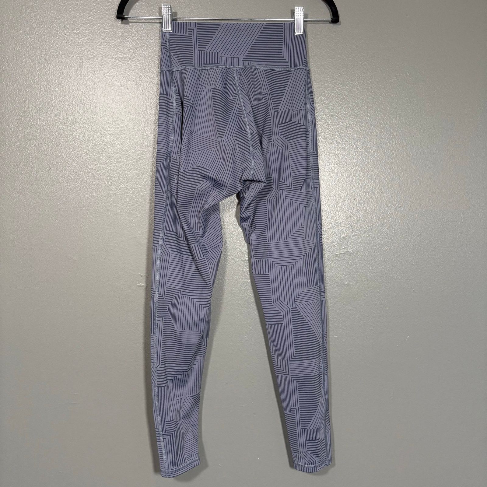 Gymshark Gymshark Blue Striped Elevate Leggings - Small Ankle Length Size 27" / US 4 / IT 40 - 7 Thumbnail