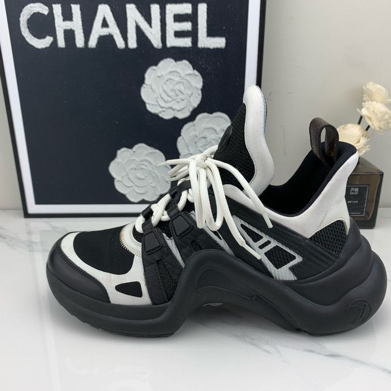 Louis Vuitton Louis Vuitton Black and White Sneakers - Size US 7.5 / EU 40-41 - 6 Thumbnail