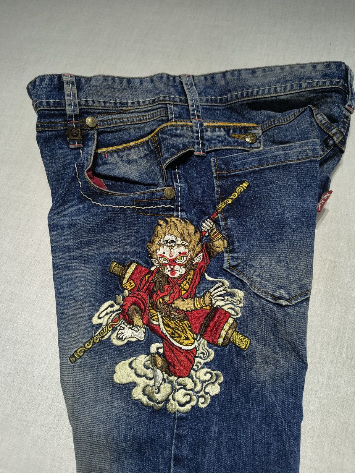 Japanese Brand INSANE KARAKURI STYLE EMBROIDERY JIZO JAPANESE JEANS (022) Size 36" / US 14 / IT 50 - 6 Thumbnail
