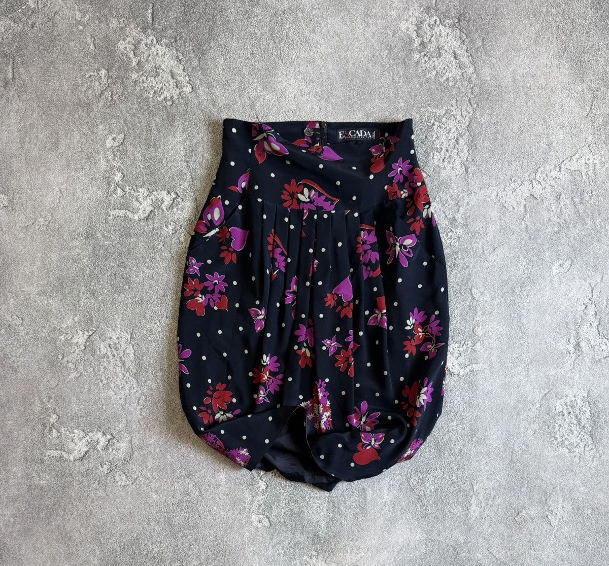 Escada Escada by Margaretha Ley 38size all printed flowers 🌺 skirt Size 26" / US 2 / IT 38 - 1 Thumbnail