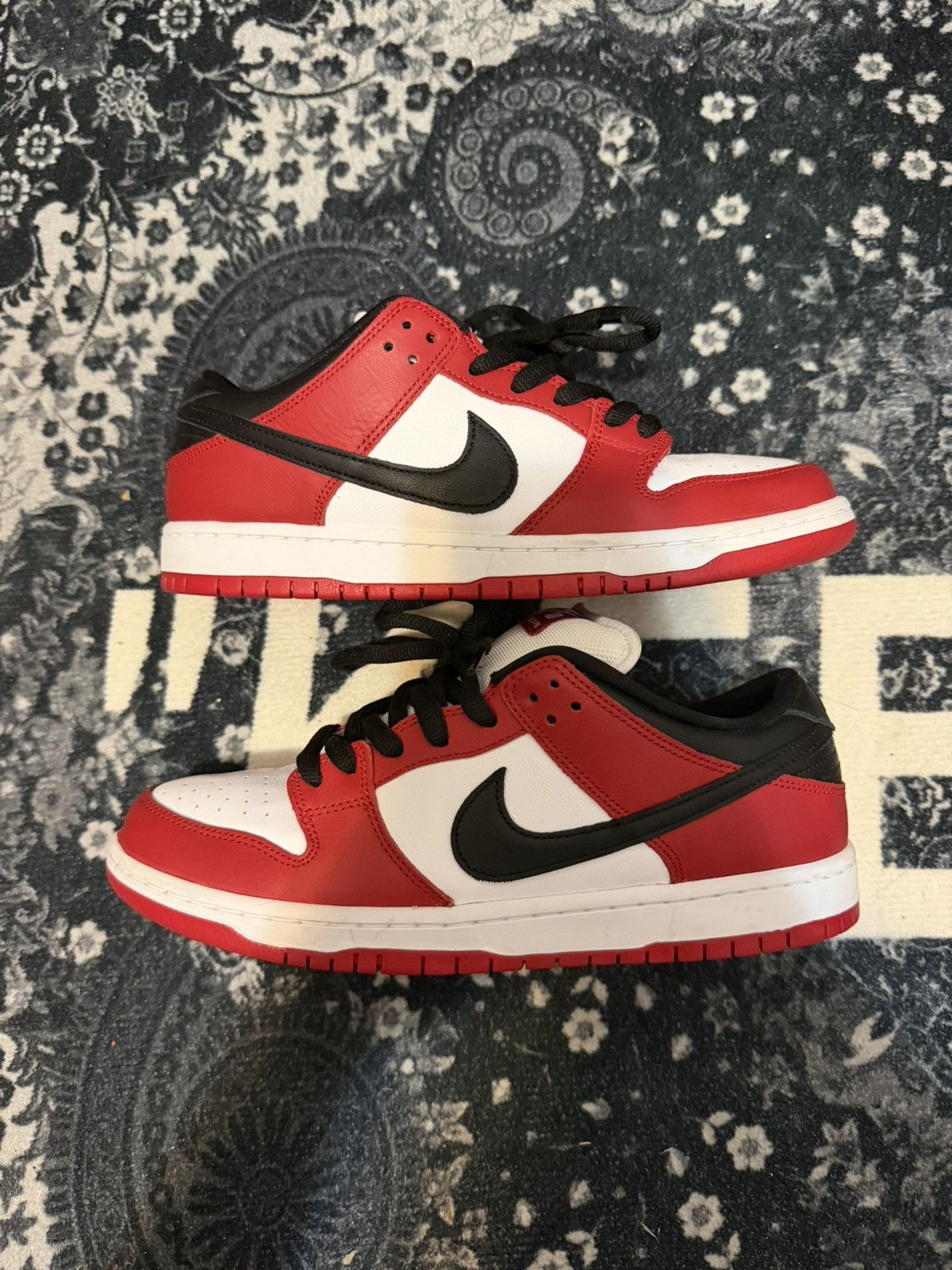 Nike SB NIKE DUNK LOW SB "CHICAGO" Size US 9.5 / EU 42-43 - 3 Thumbnail