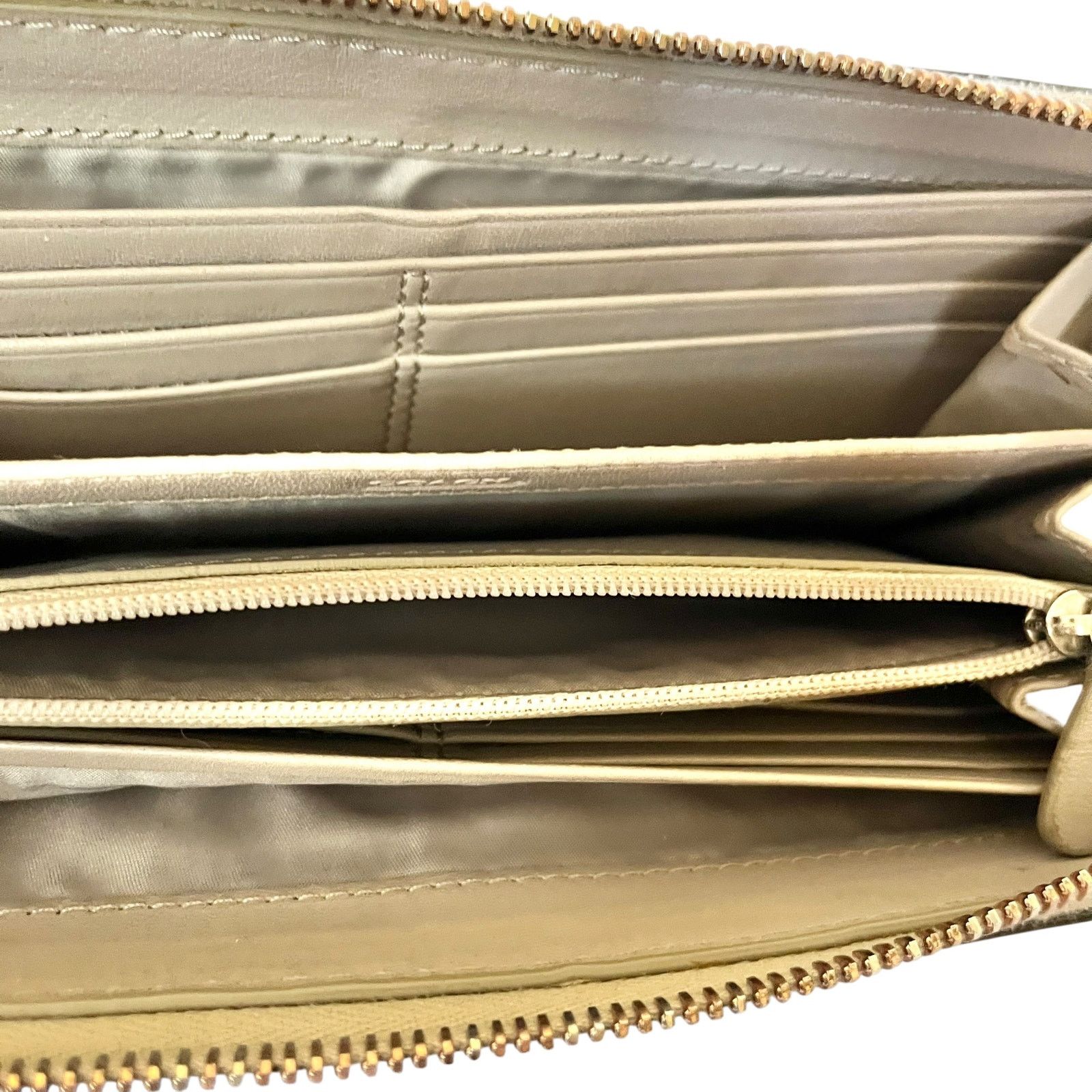 Coach Coach Legacy Studded Accordion Parchment Leather Zip Wallet Size ONE SIZE - 4 Thumbnail