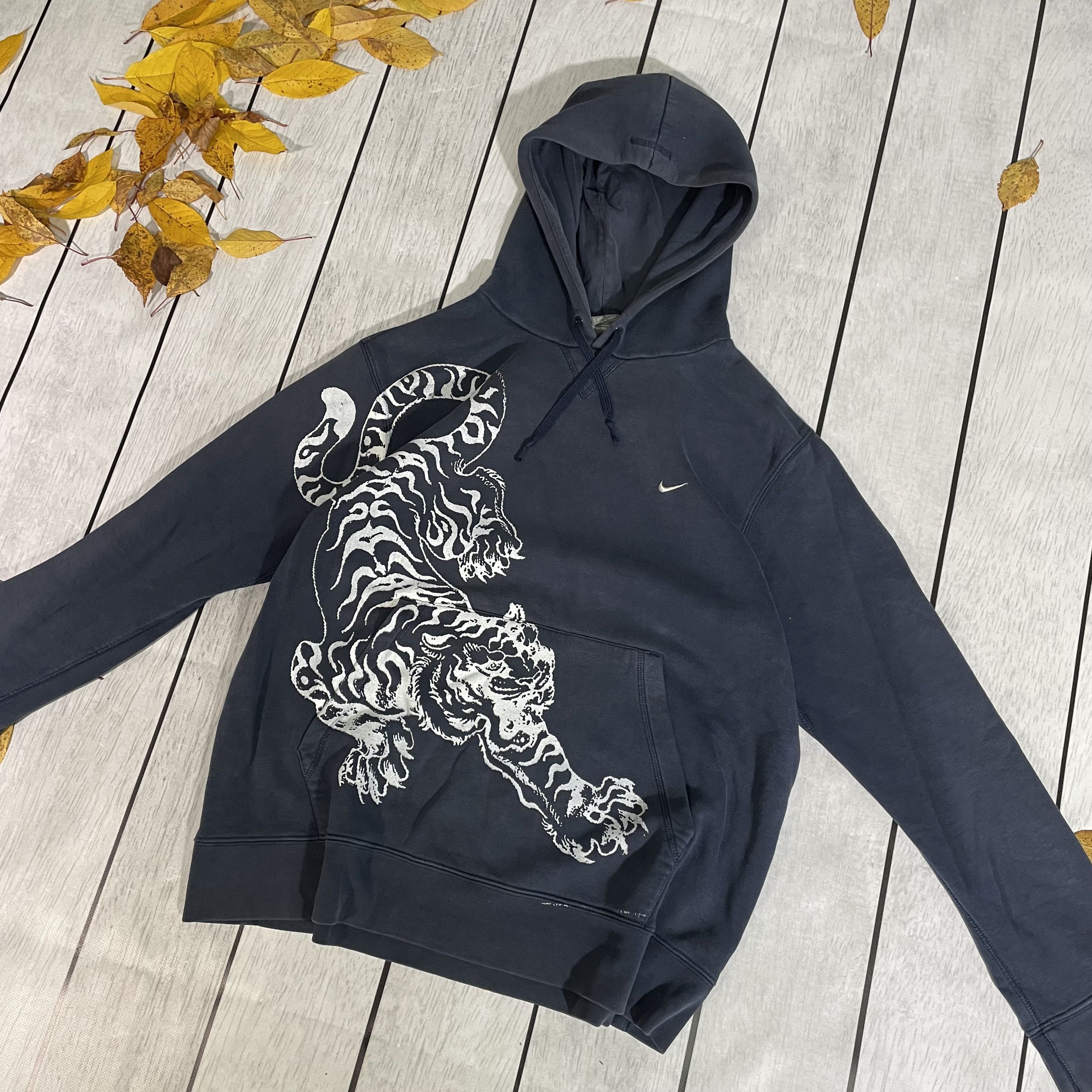 Nike Vintage Nike Hoodie grunge alt rare y2k custom Tiger 1of1 Size US L / EU 52-54 / 3 - 2 Thumbnail