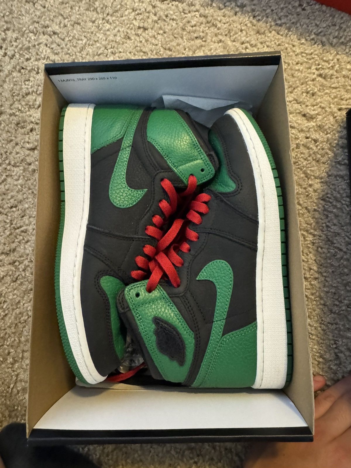 Jordan Brand Jordan 1 Retro High Pine Green Black (GS) Size US 6.5 / EU 39-40 - 1 Thumbnail