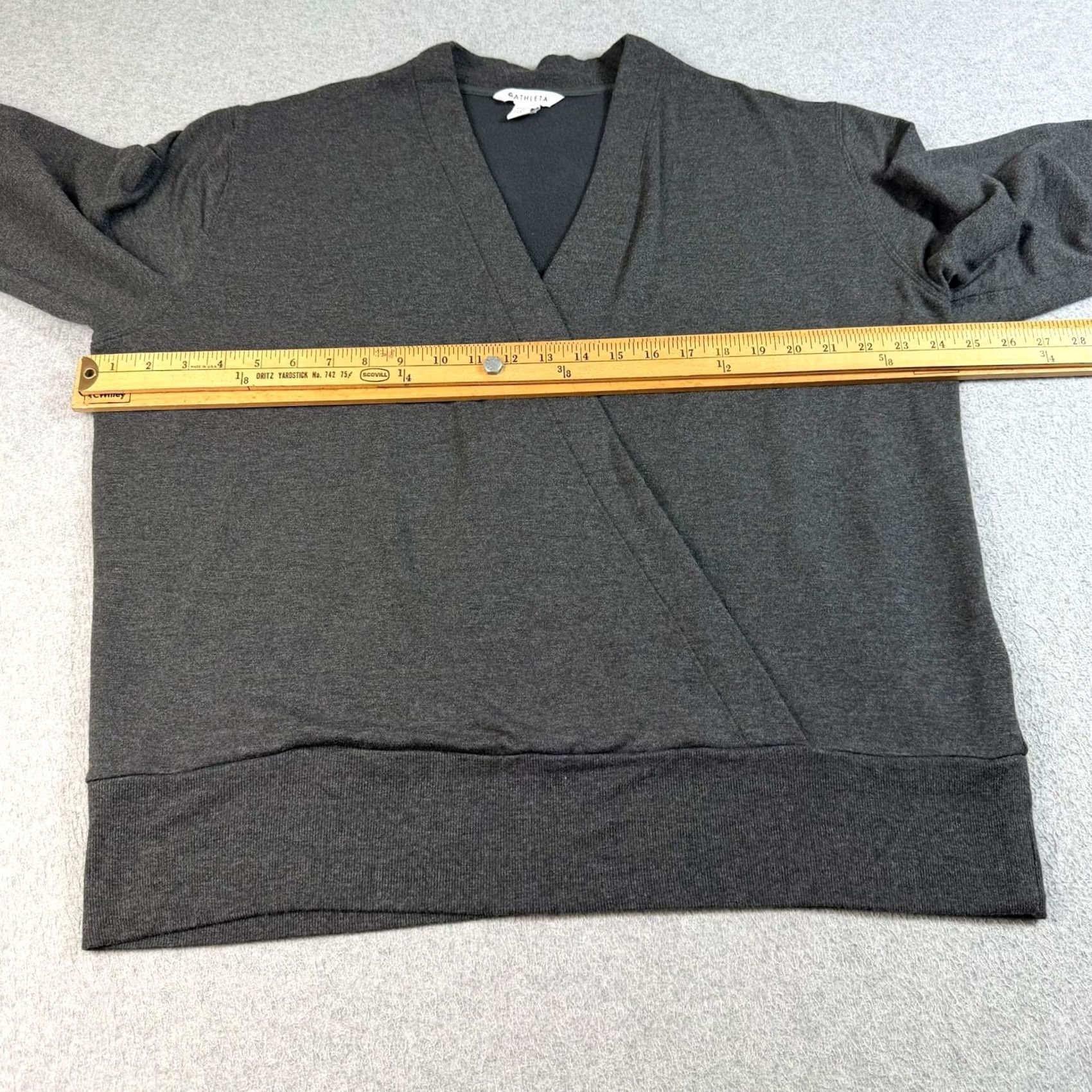 Athleta Athleta Sweatshirt Women XL Gray V-Neck Pullover Jersey Athleisure Yoga Gym Wrap Ladies Wear Size XL / US 12-14 / IT 48-50 - 6 Thumbnail