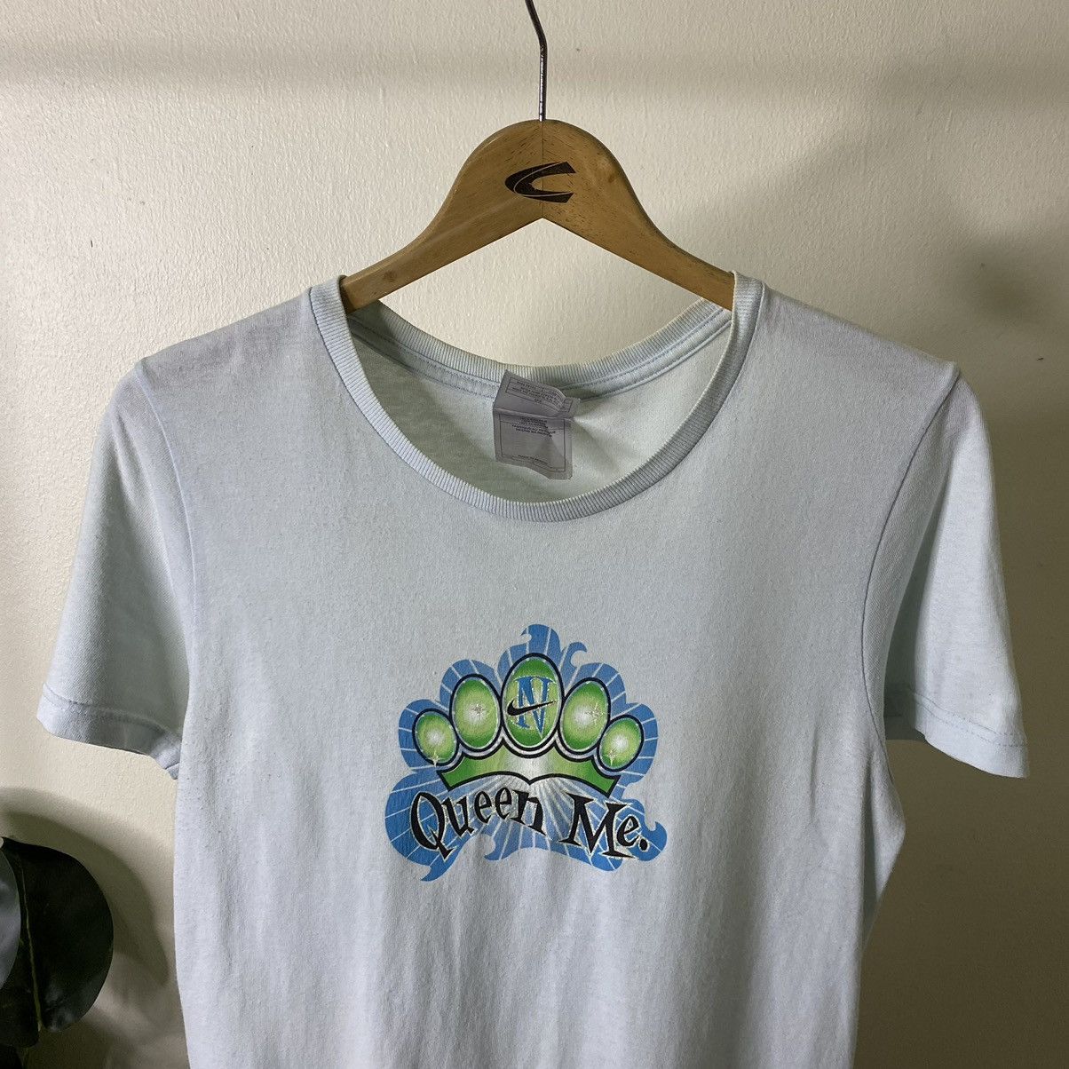 Nike × Vintage Vintage 2000s Nike Queen Me Tee Size US S / EU 44-46 / 1 - 2 Thumbnail