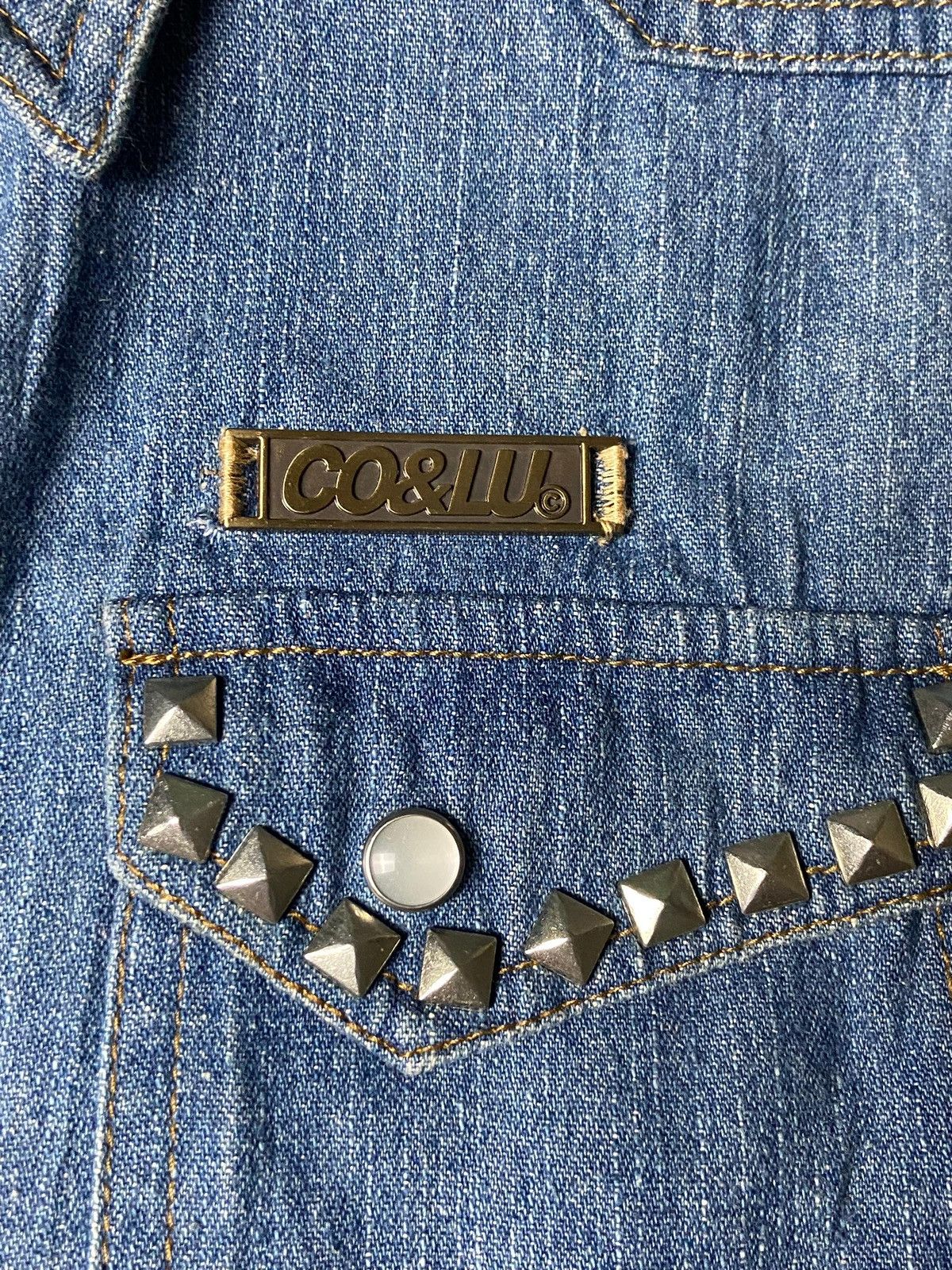 Japanese Brand Coco & Lulu Embroidered Sleeveless Denim Jacket (164) Size S / US 4 / IT 40 - 8 Thumbnail