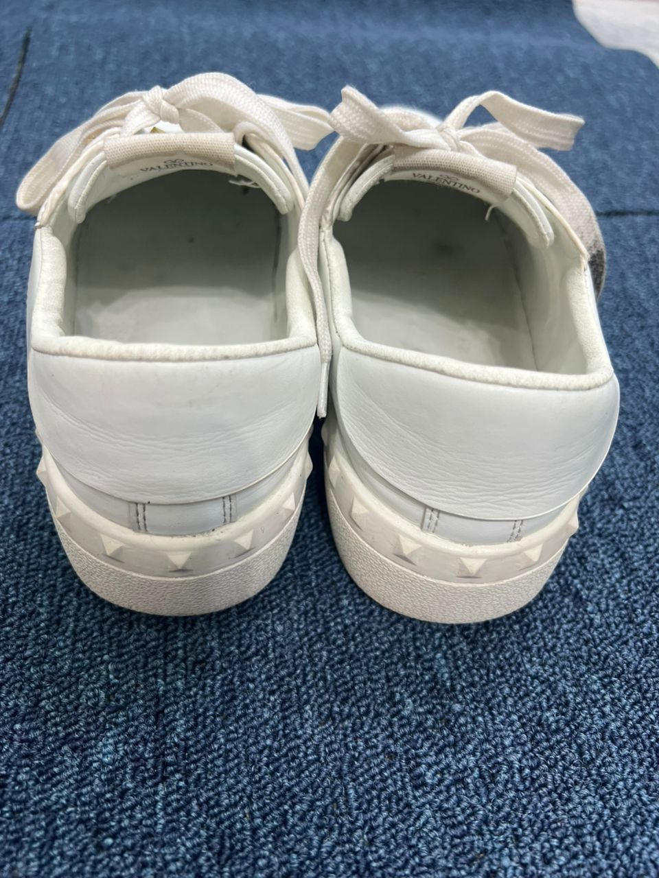 Valentino Valentino Rockstud Untitled White Leather Sneakers UK 6 Size US 6 / EU 39 - 9 Thumbnail