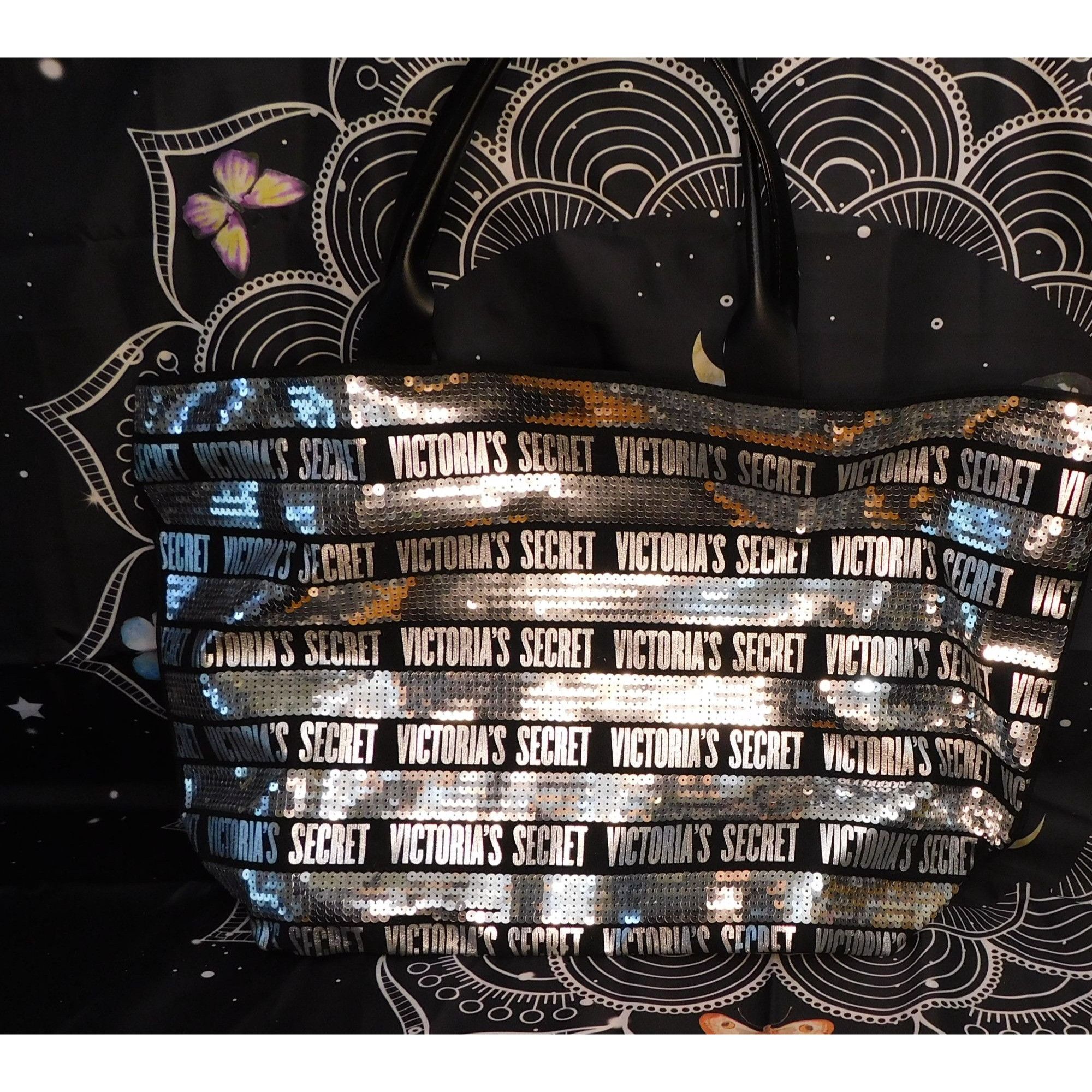 Victoria's Secret Victoria's Secret Black And Silver Sequin Tote With Wristlet Size ONE SIZE - 2 Thumbnail