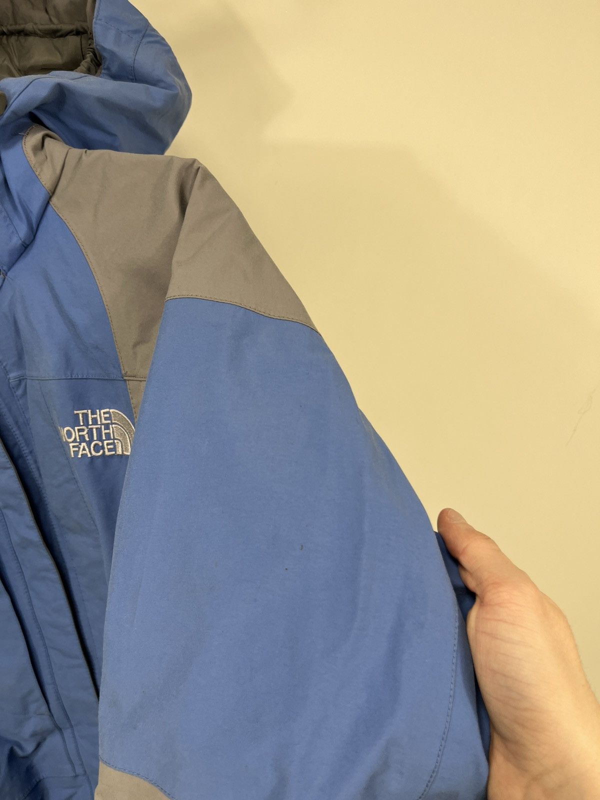 The North Face Vintage The North Face Gore-Tex Nylon Hooded Outdoor Jacket Size US L / EU 52-54 / 3 - 12 Thumbnail