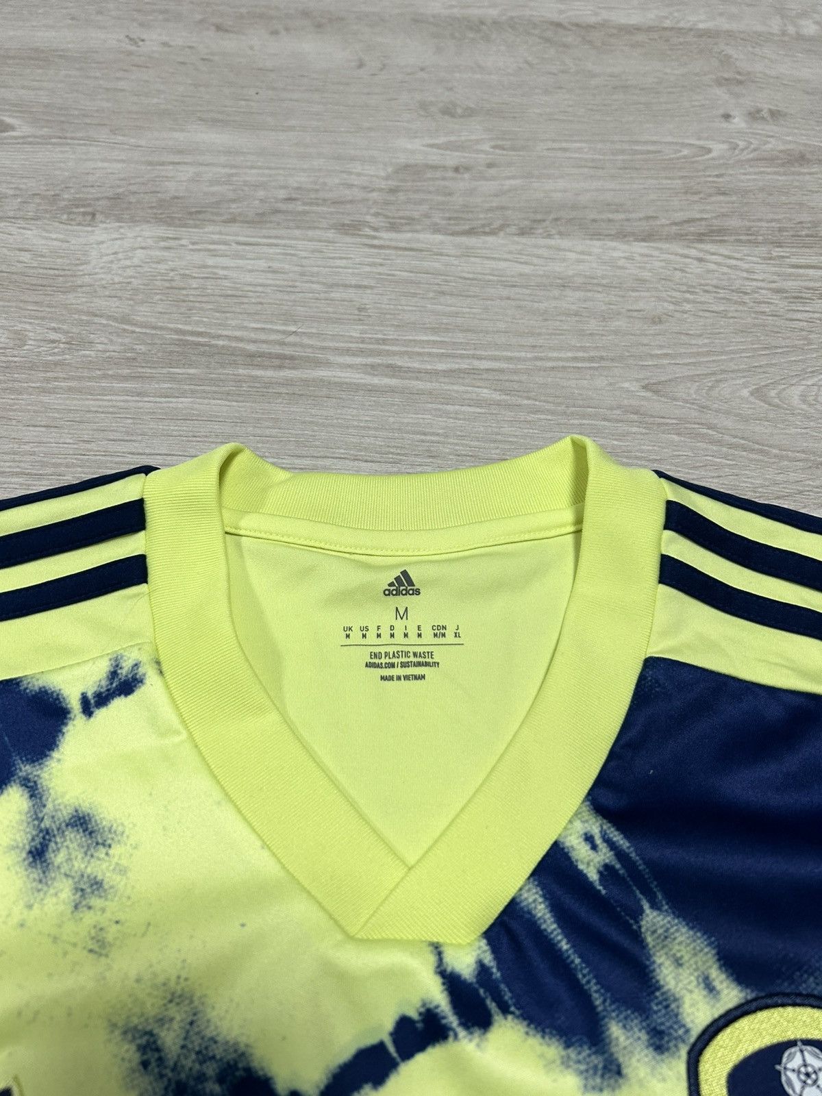 Adidas Adidas Soccer Jersey Leeds United 2022 away home size M Size US M / EU 48-50 / 2 - 5 Thumbnail