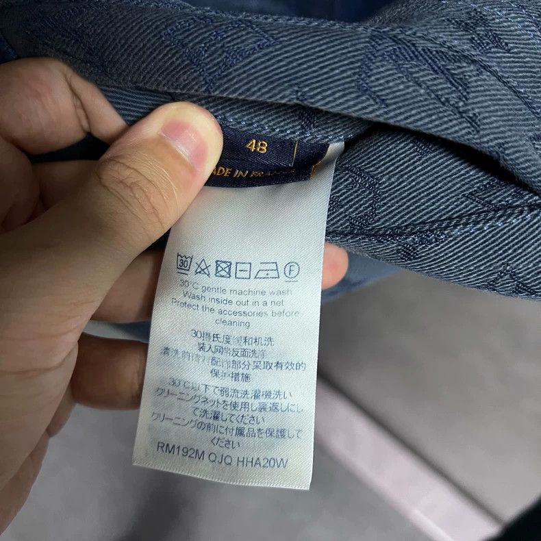 Louis Vuitton Louis Vuitton Blue Logo Full Print Single Breasted Casual Size US M / EU 48-50 / 2 - 4 Thumbnail
