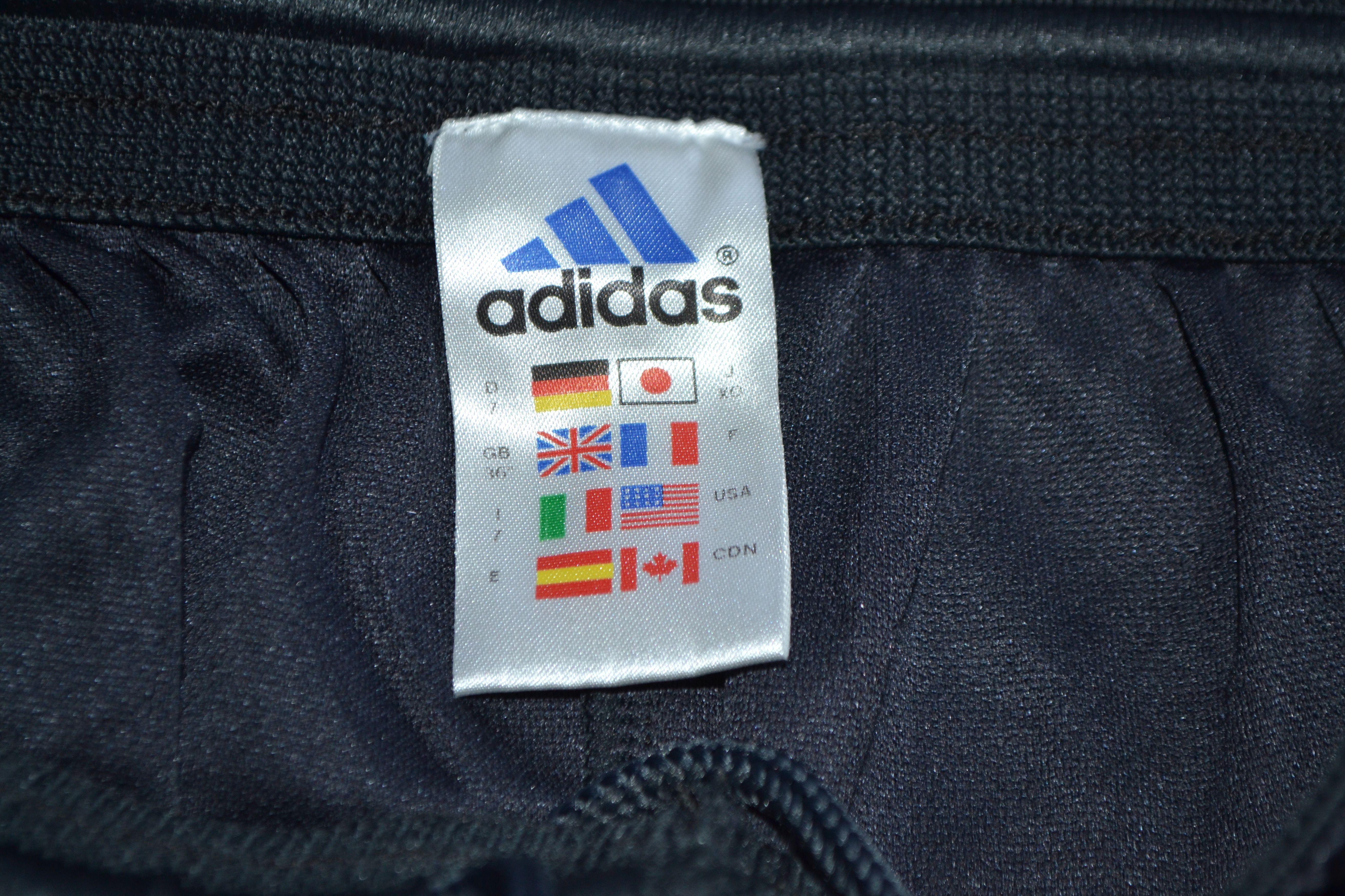 Adidas Vintage Bayern Munich 2002 2003 Football Shorts Soccer Size US 34 / EU 50 - 3 Thumbnail