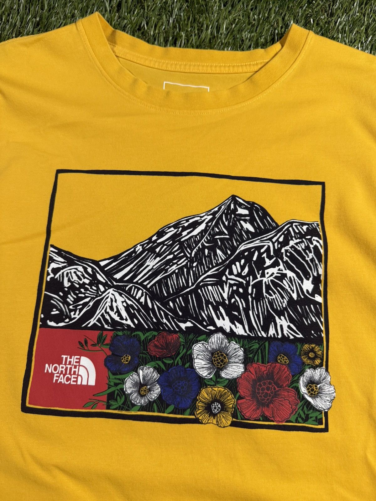 The North Face Vintage Y2k The North Face Nature Floral Mountains Art Tee Size US M / EU 48-50 / 2 - 3 Thumbnail